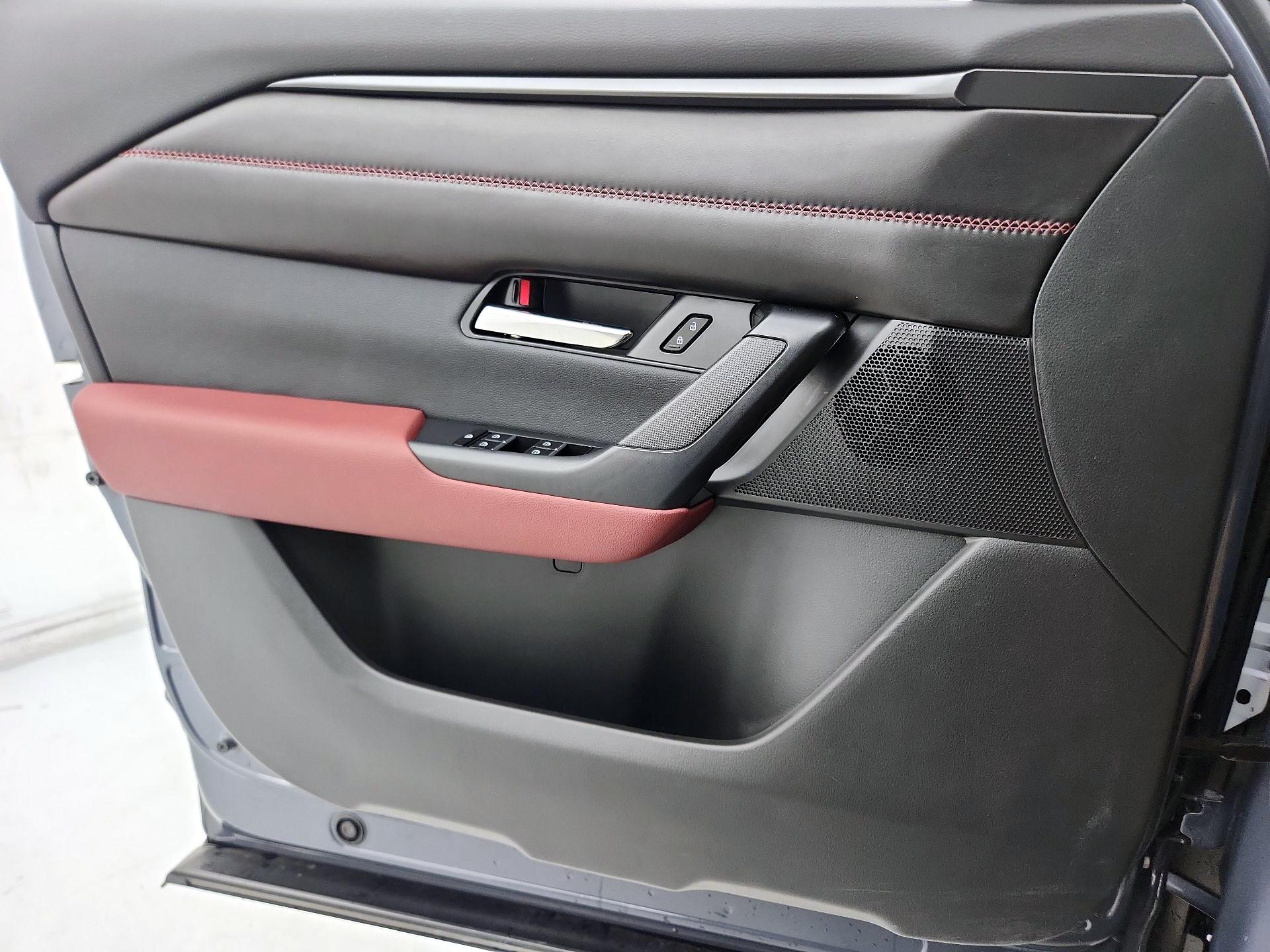 Thumbnail: 2025 Mazda CX-50 - 12