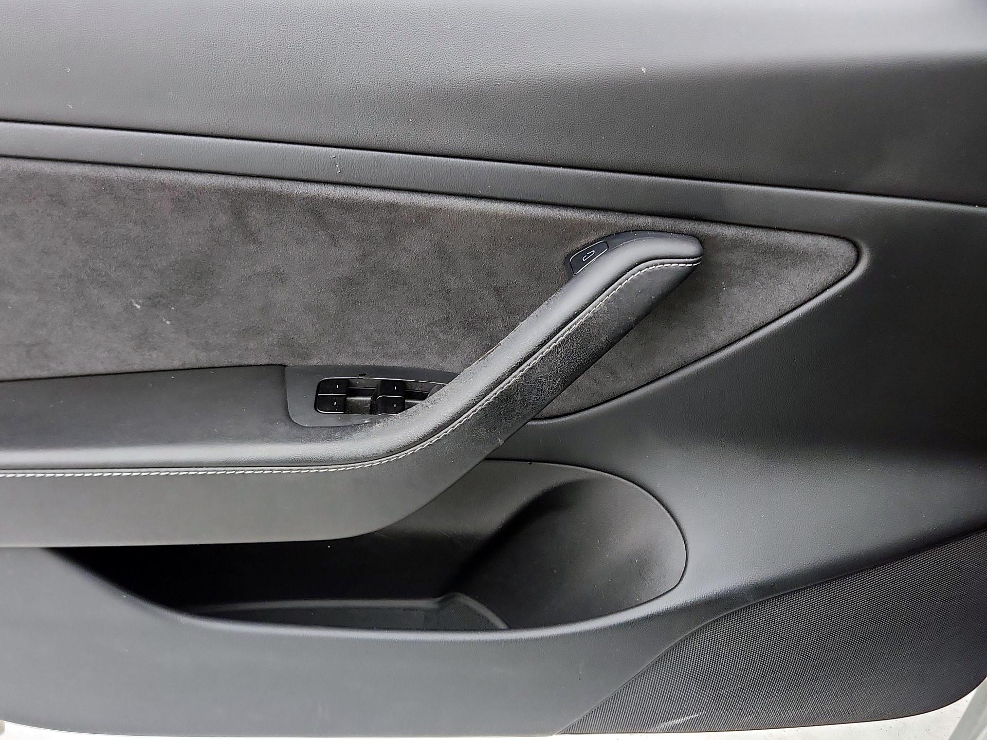 Thumbnail: 2021 Tesla Model 3 - 12