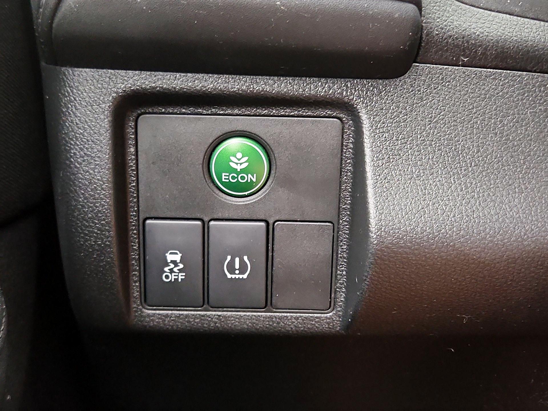 Thumbnail: 2016 Honda HR-V - 13