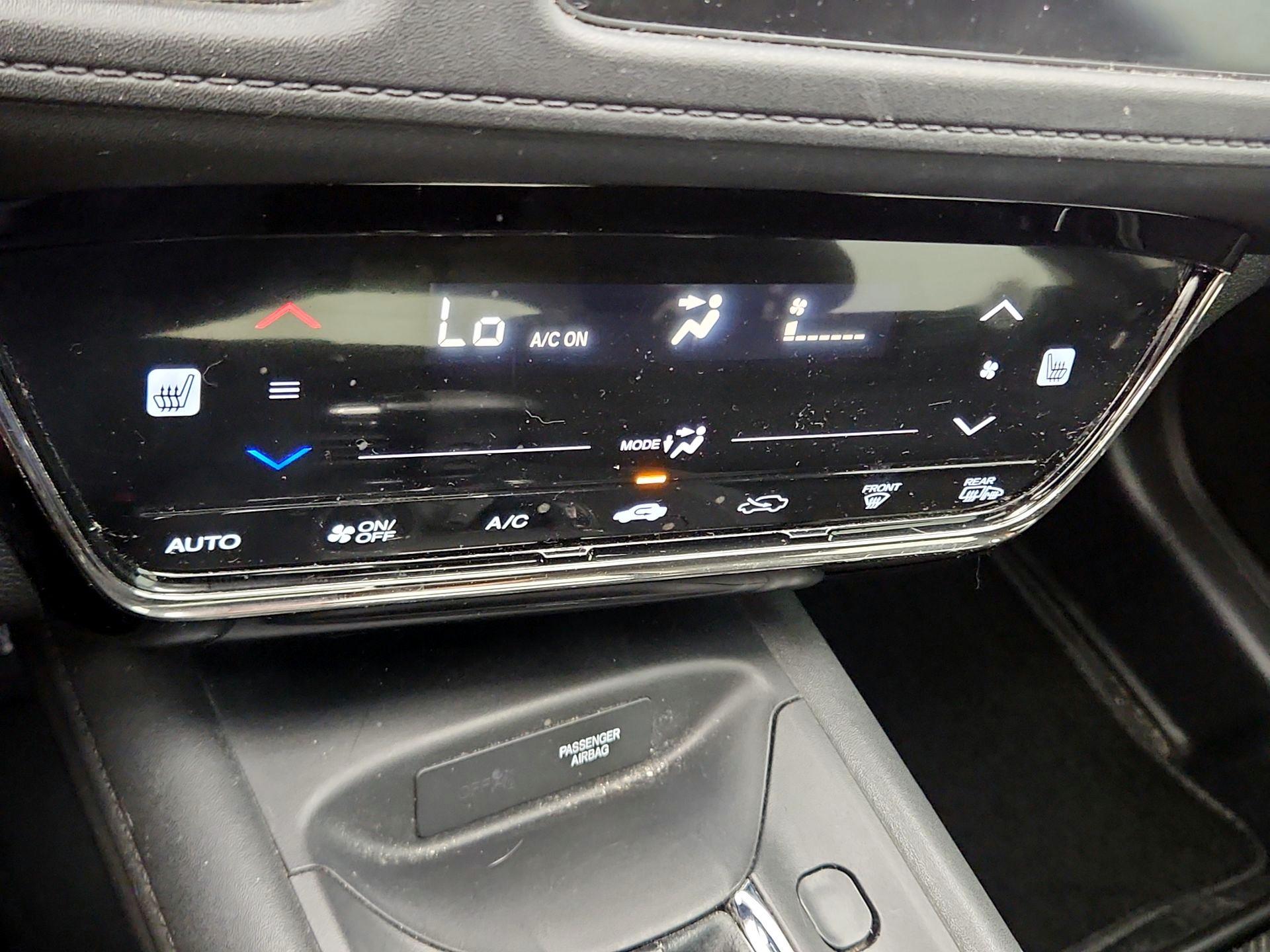 Thumbnail: 2016 Honda HR-V - 16