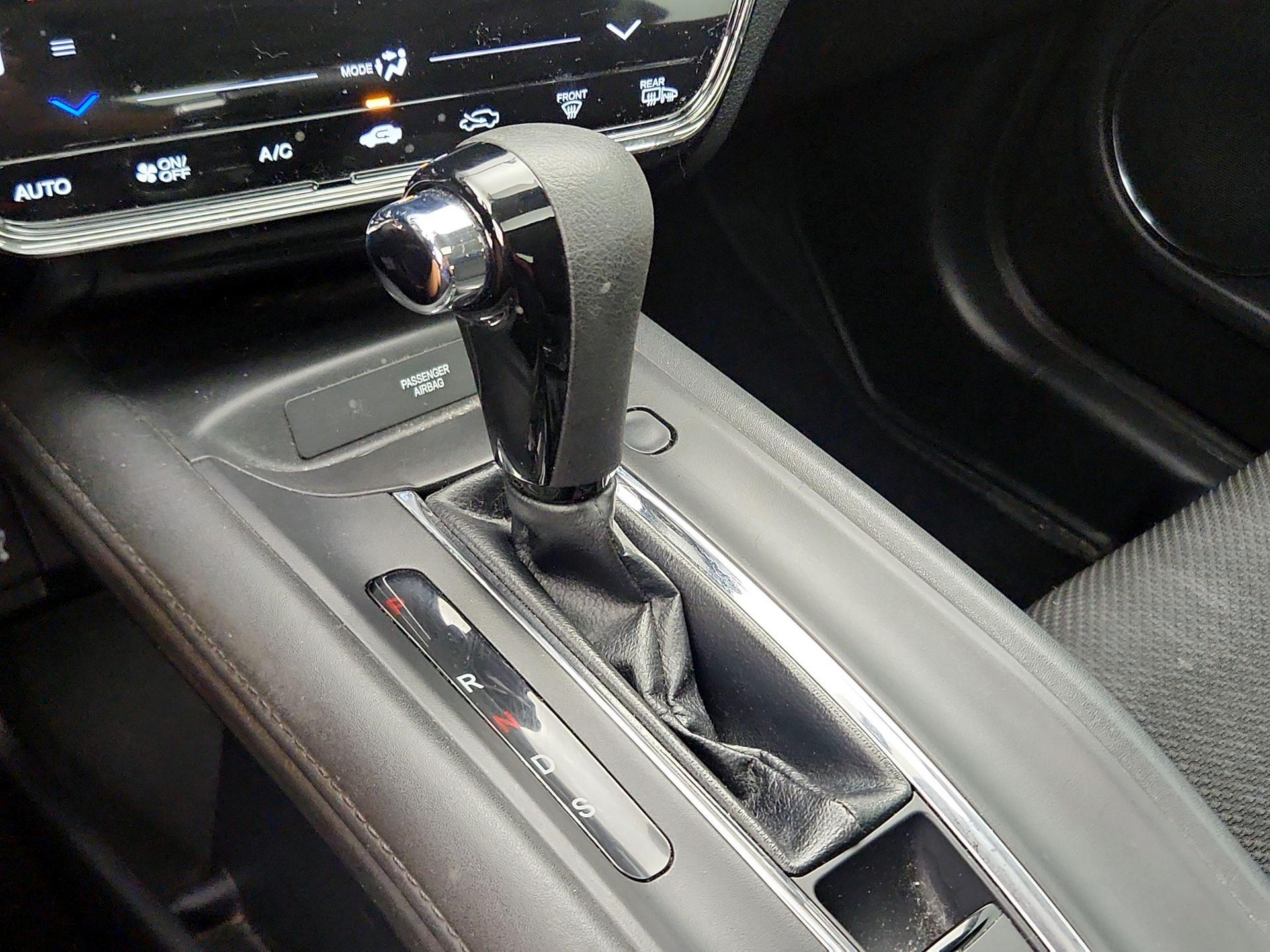Thumbnail: 2016 Honda HR-V - 17