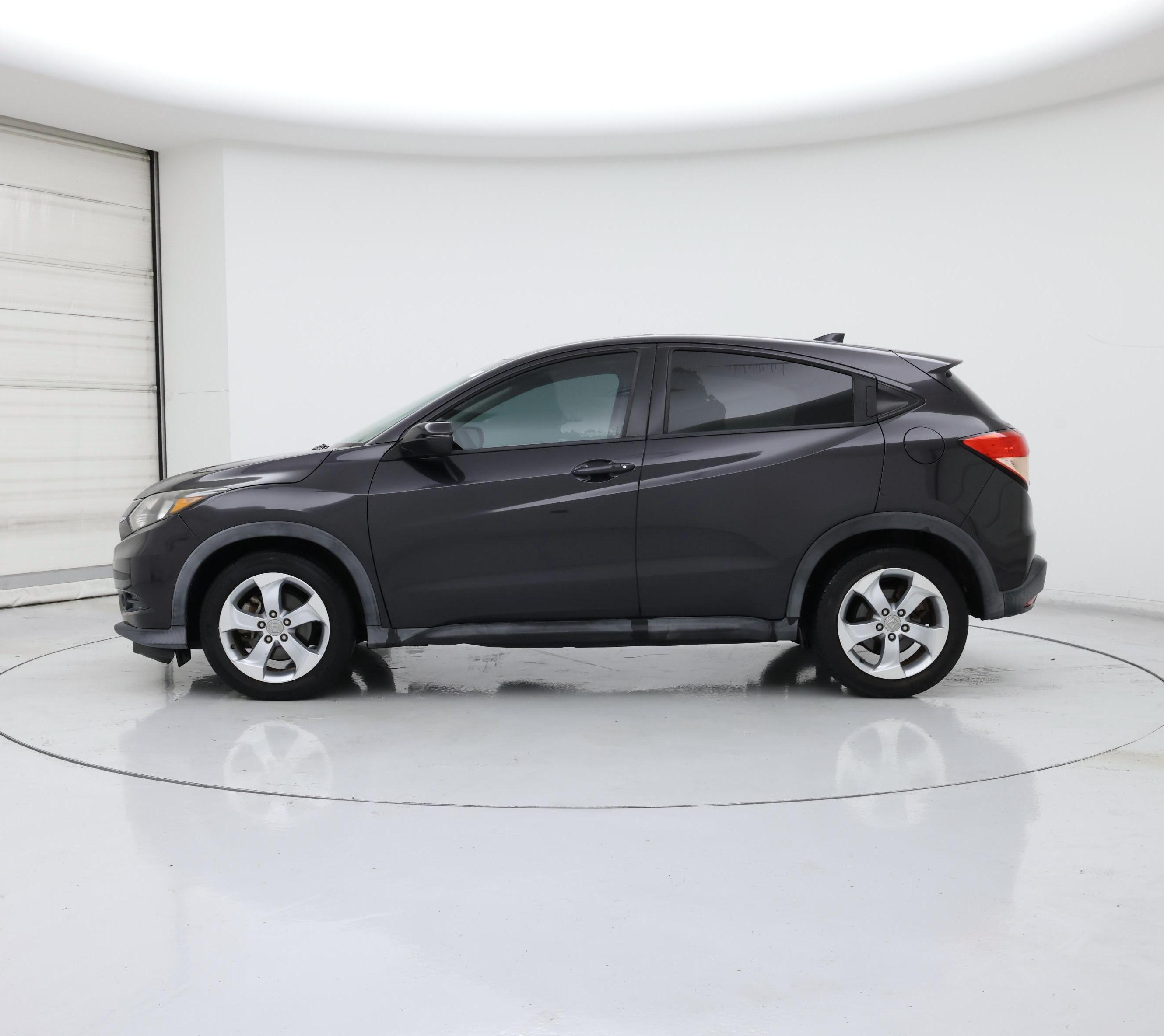 Thumbnail: 2016 Honda HR-V - 3