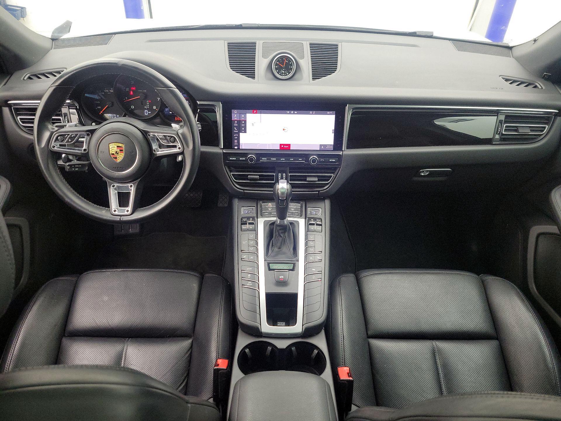 Thumbnail: 2021 Porsche Macan - 9