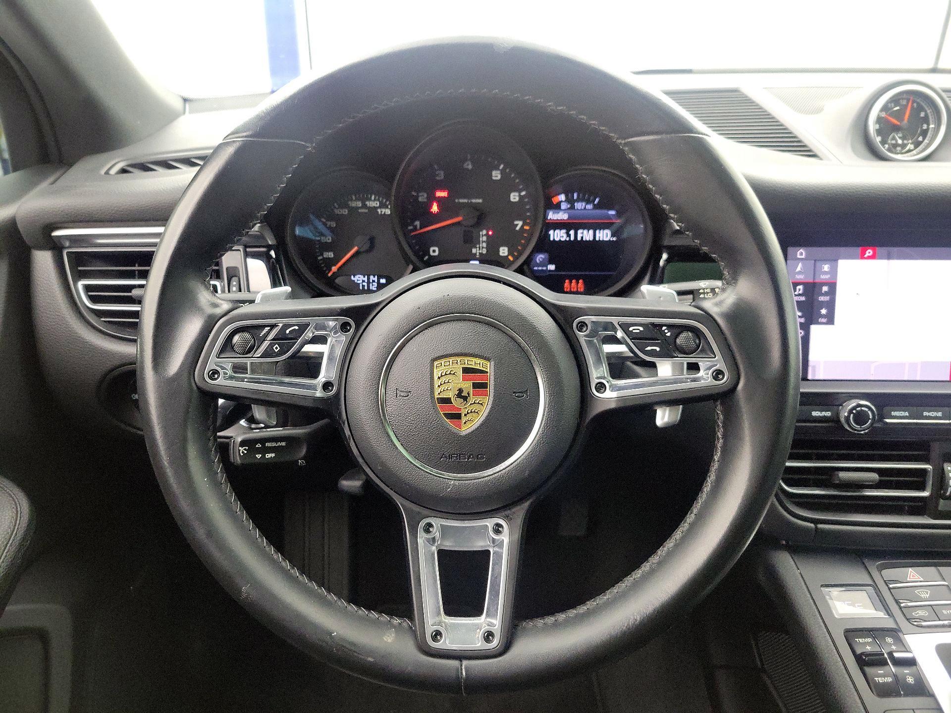 Thumbnail: 2021 Porsche Macan - 10