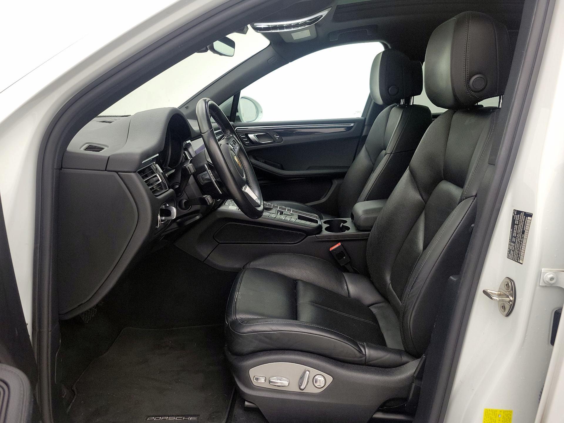 Thumbnail: 2021 Porsche Macan - 11