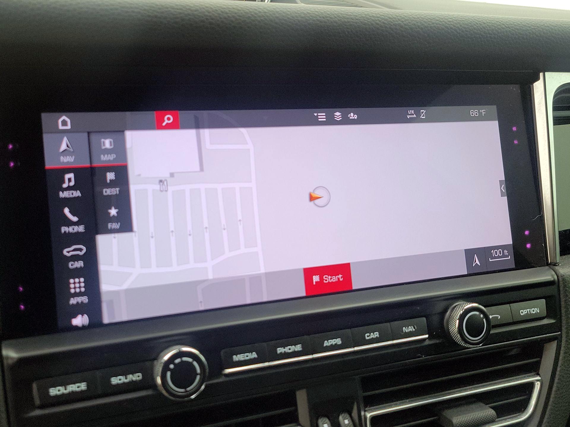 Thumbnail: 2021 Porsche Macan - 14