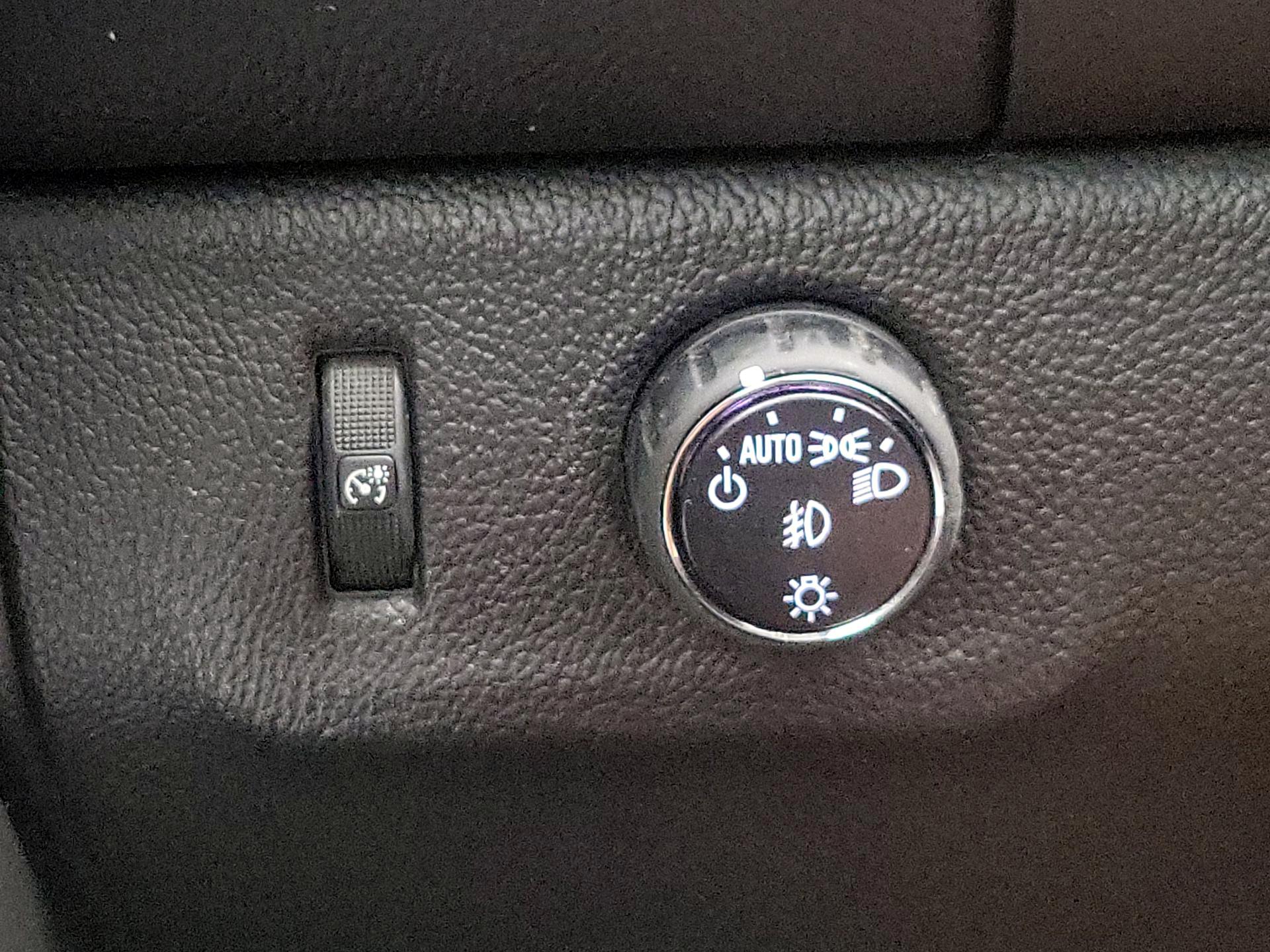 Thumbnail: 2015 Chevrolet Colorado - 13