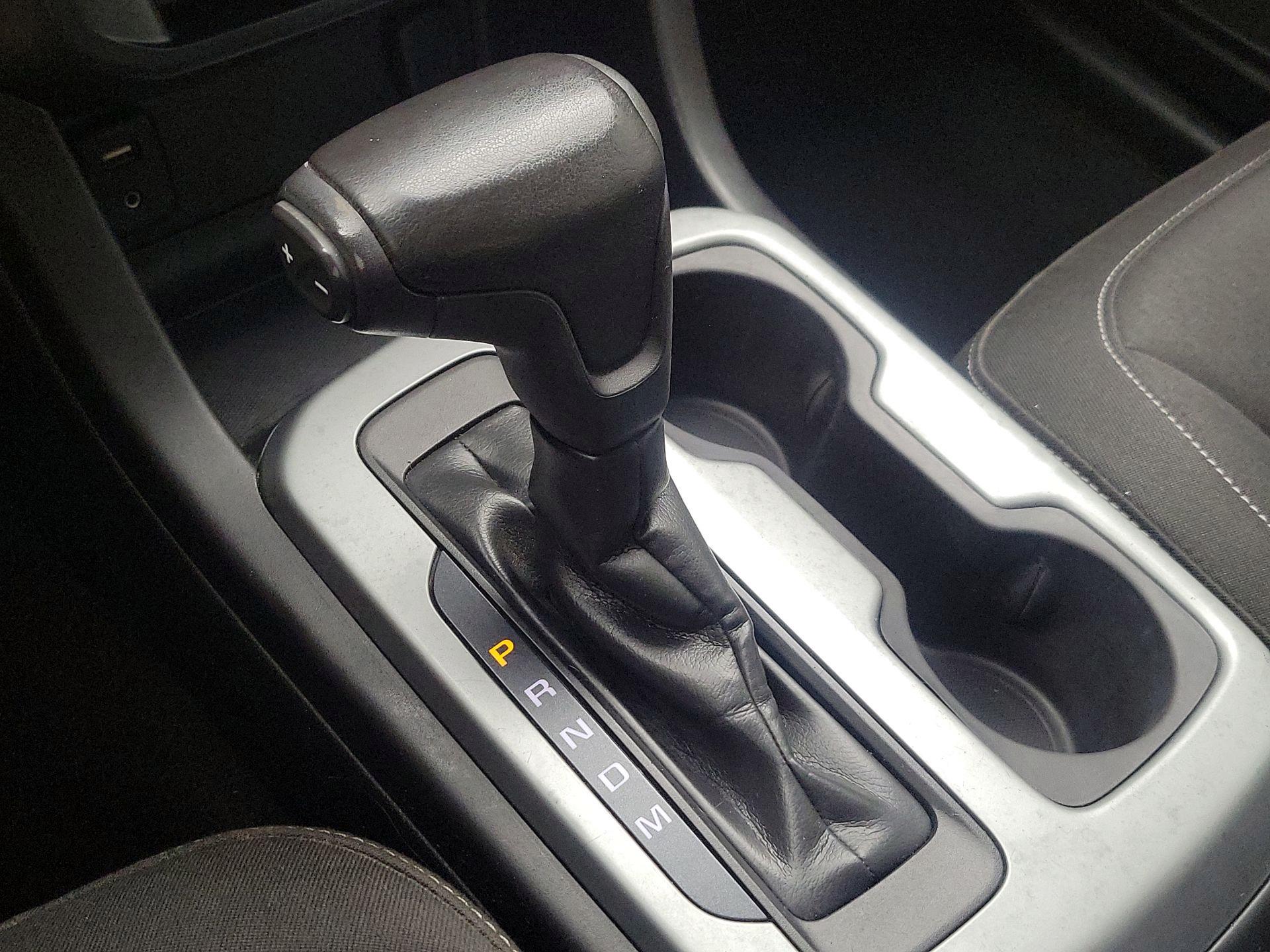 Thumbnail: 2015 Chevrolet Colorado - 17