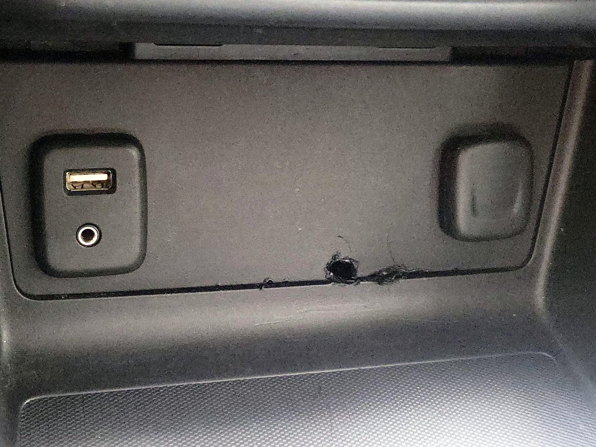 Thumbnail: 2015 Chevrolet Colorado - 18