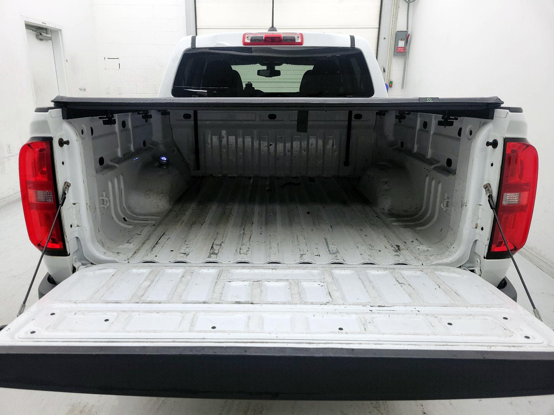 Thumbnail: 2015 Chevrolet Colorado - 20