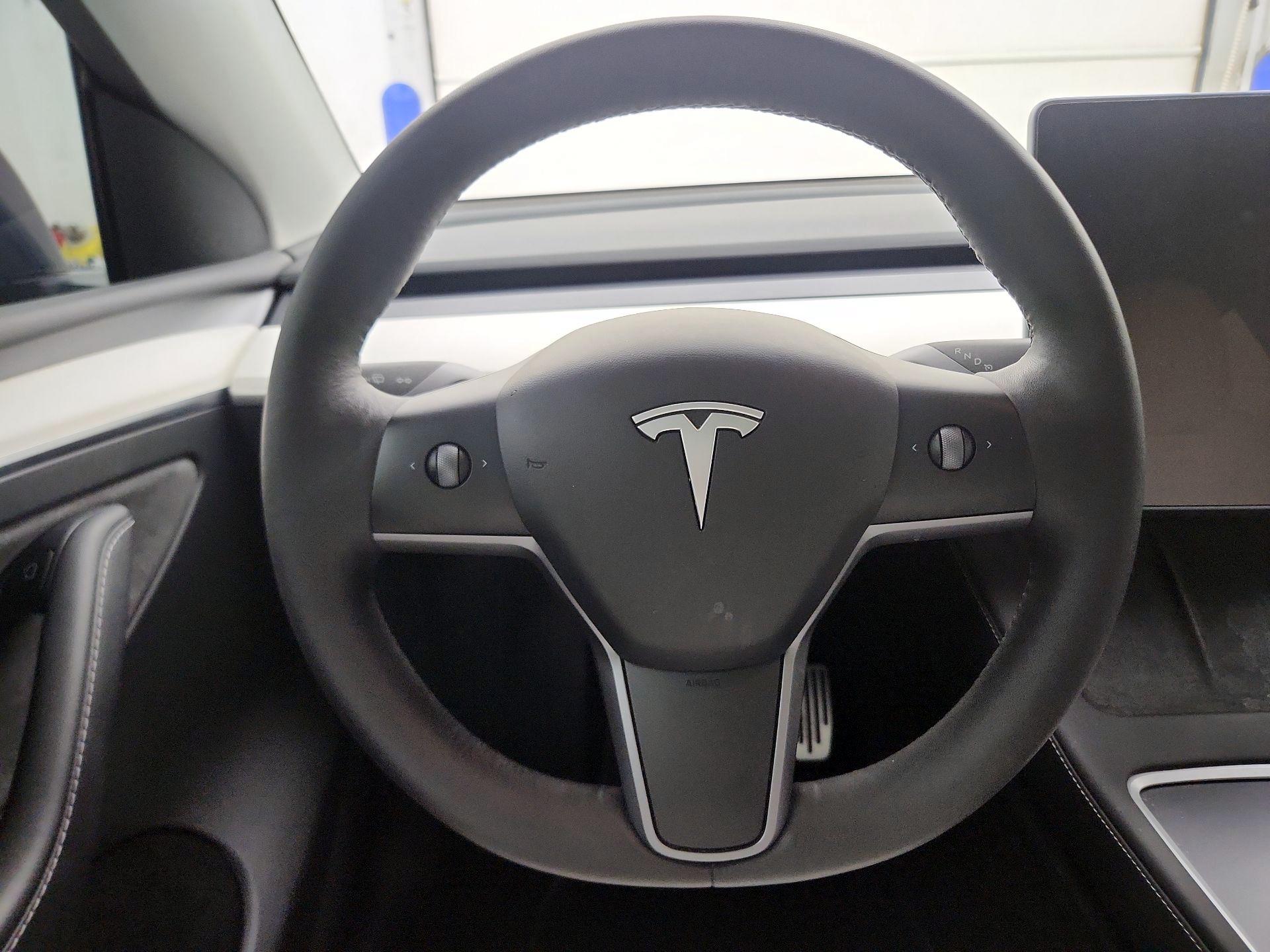 Thumbnail: 2023 Tesla Model Y - 10