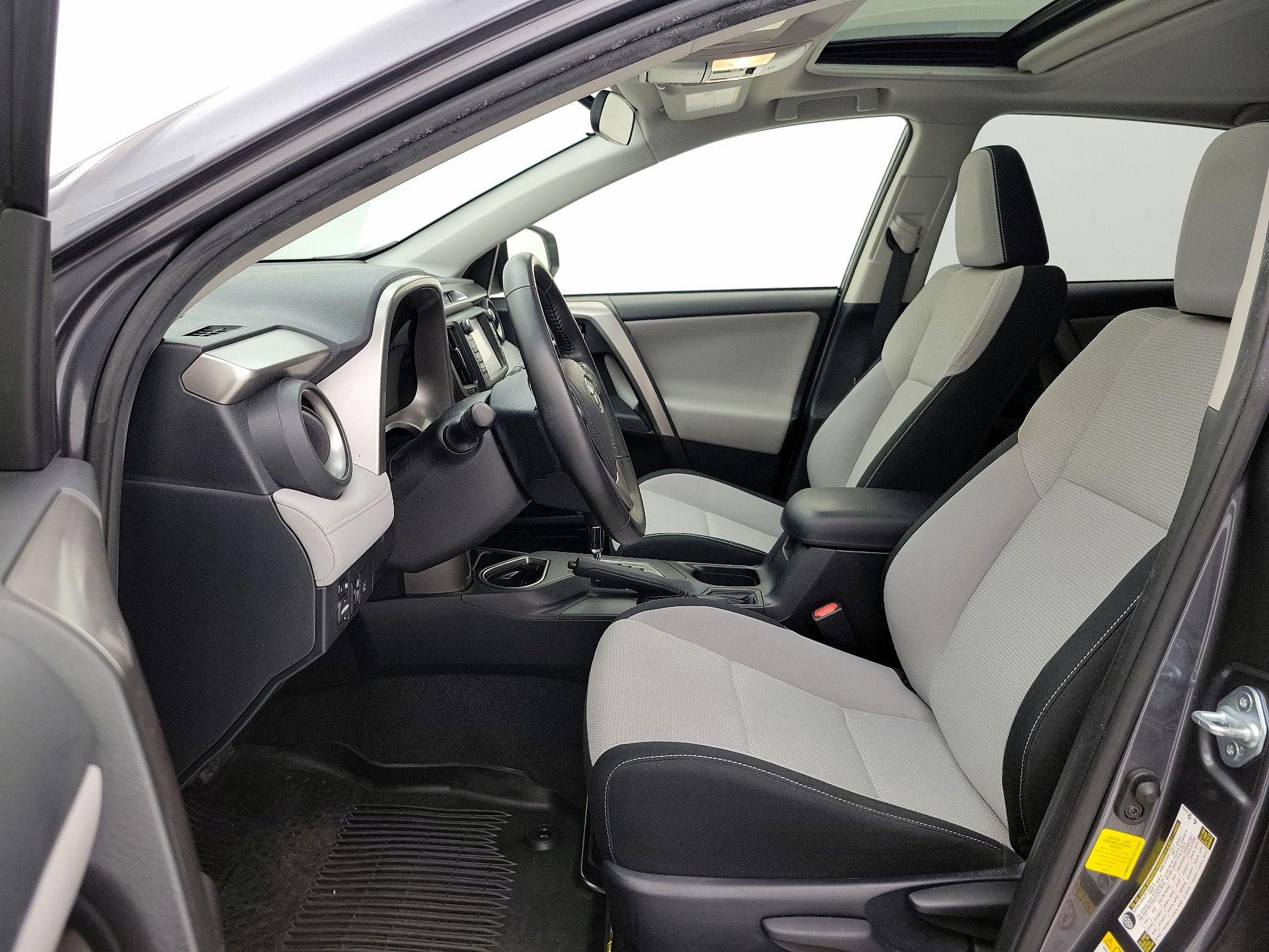 Thumbnail: 2018 Toyota RAV4 - 11