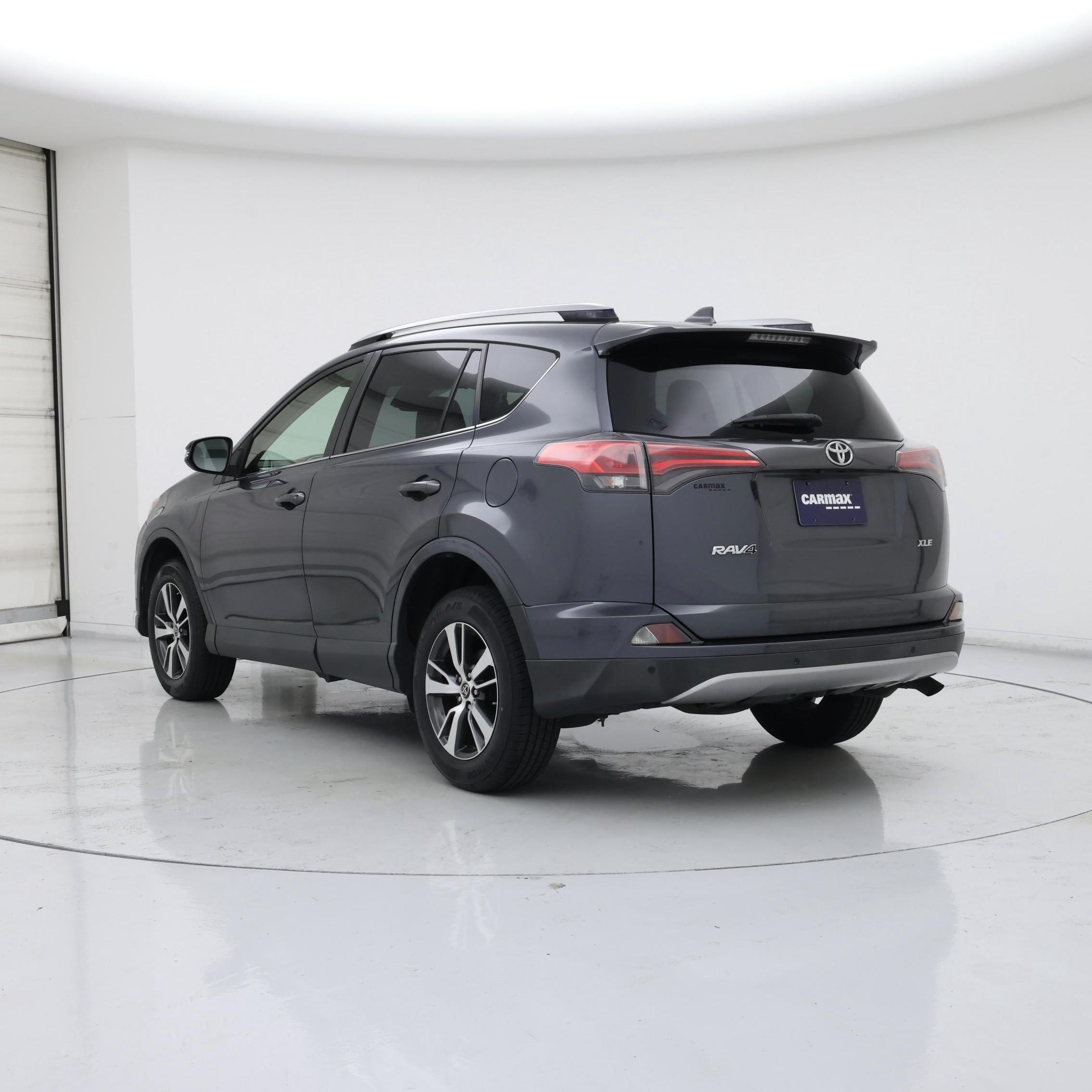 Thumbnail: 2018 Toyota RAV4 - 2