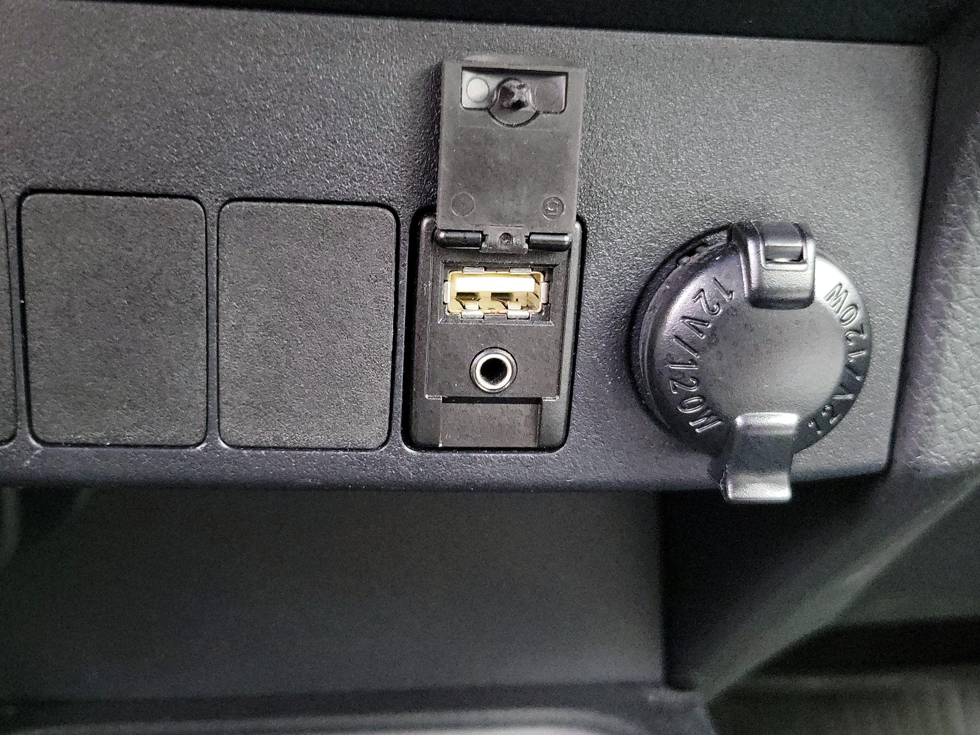 Thumbnail: 2018 Toyota RAV4 - 19