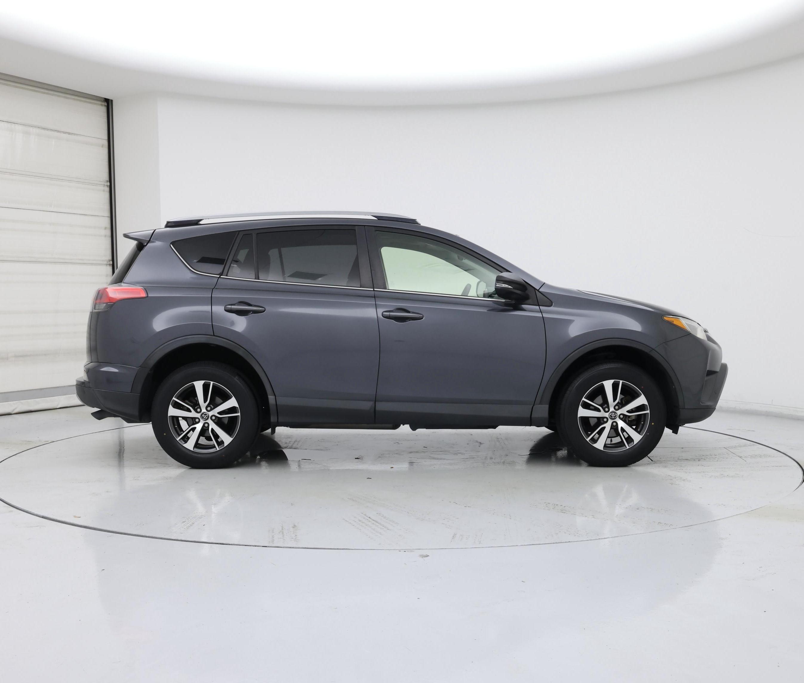 Thumbnail: 2018 Toyota RAV4 - 7