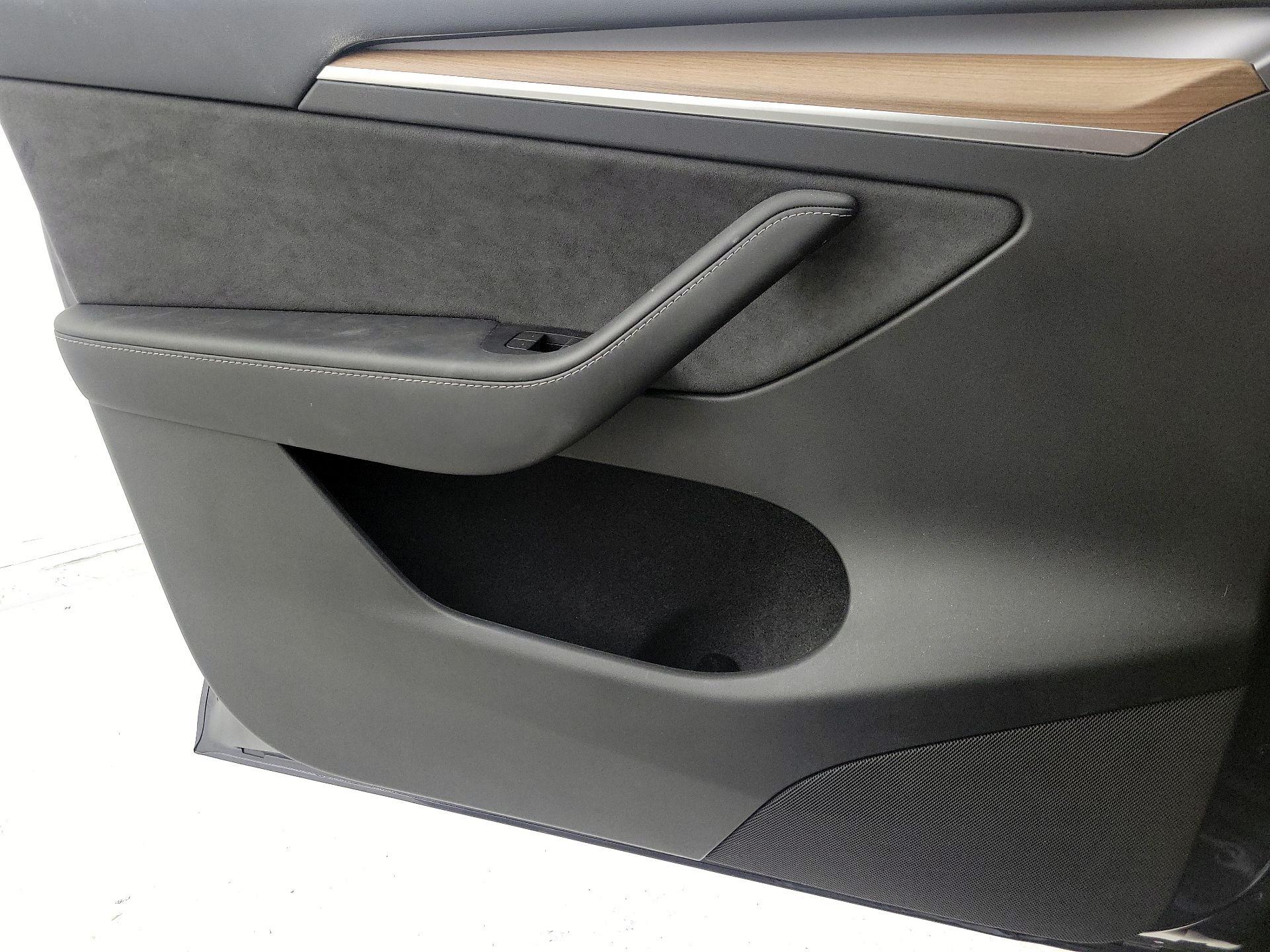 Thumbnail: 2023 Tesla Model Y - 12