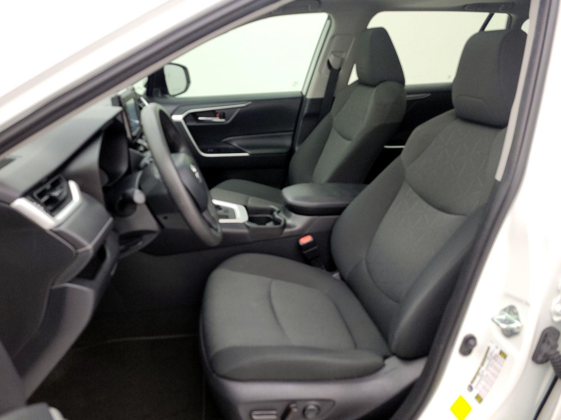 Thumbnail: 2019 Toyota RAV4 - 11