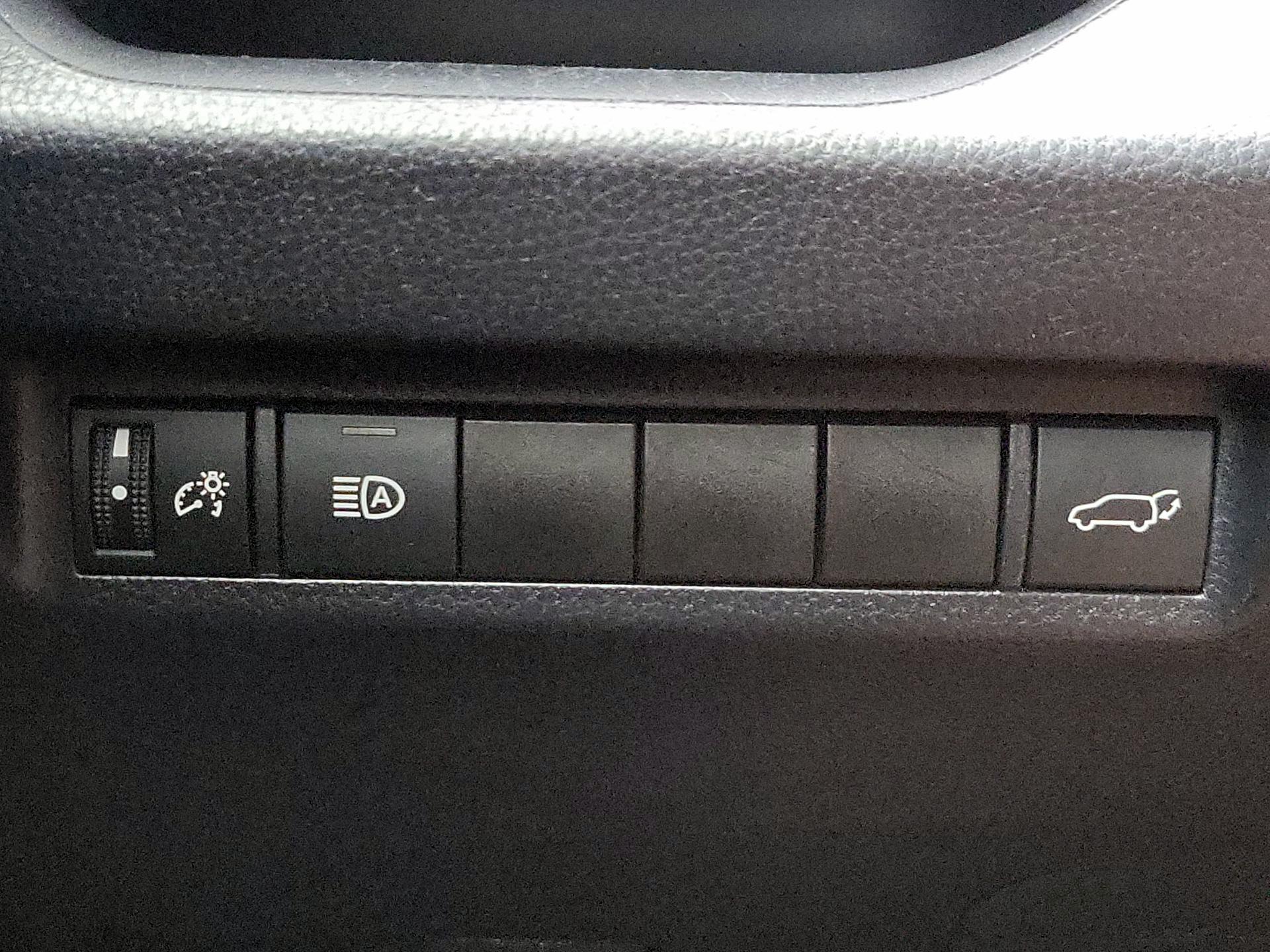 Thumbnail: 2019 Toyota RAV4 - 13