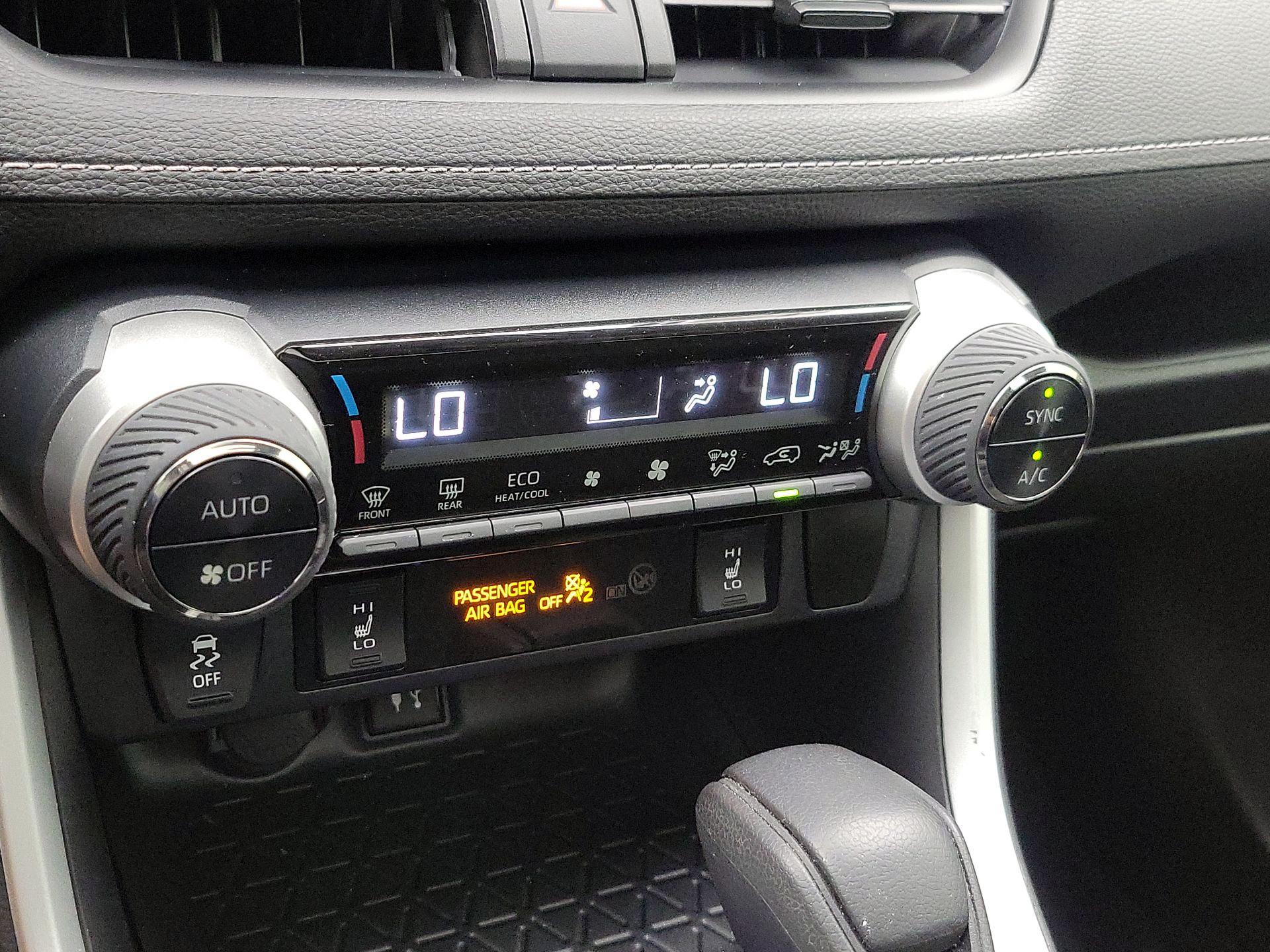 Thumbnail: 2019 Toyota RAV4 - 16