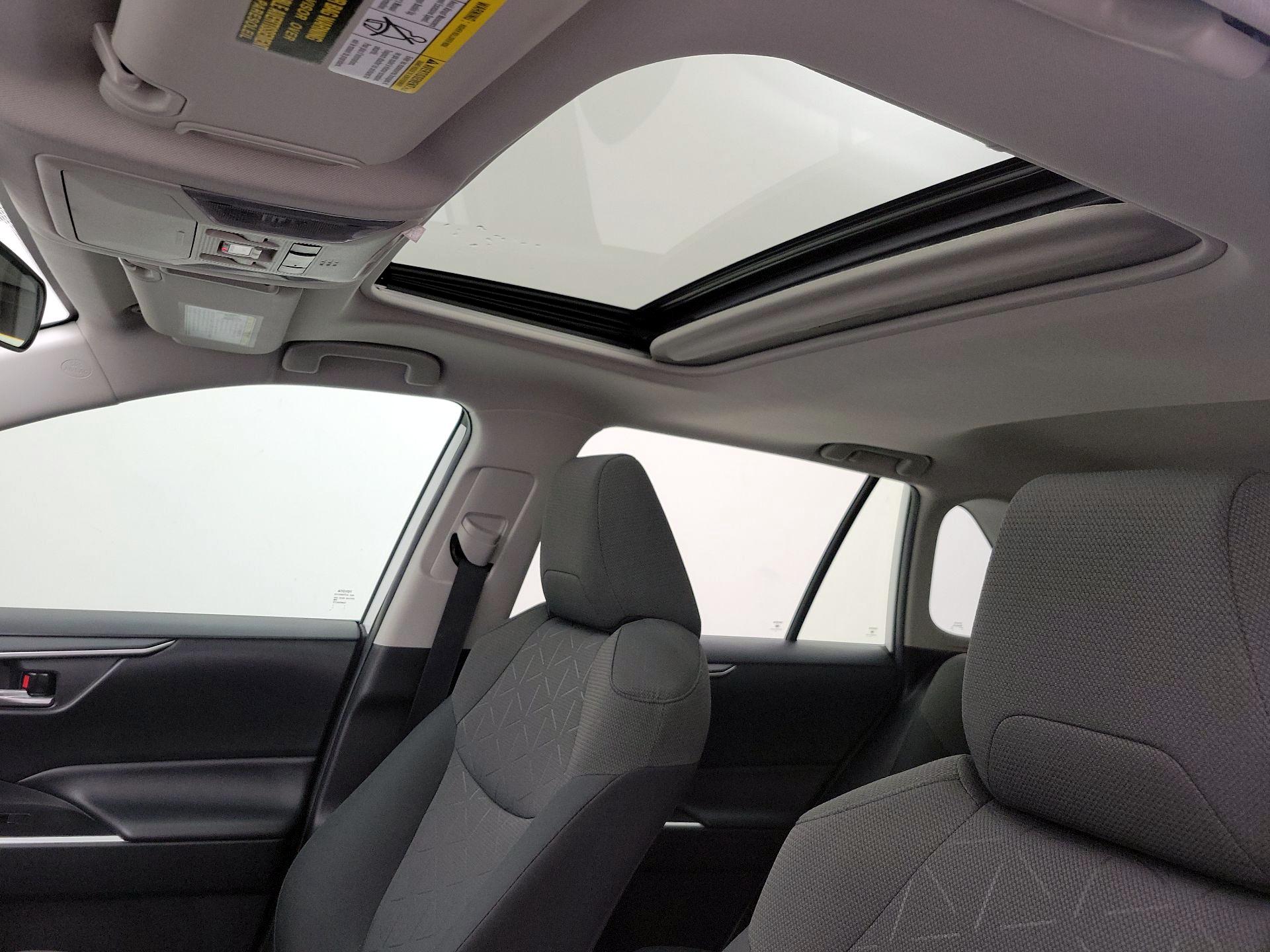 Thumbnail: 2019 Toyota RAV4 - 19