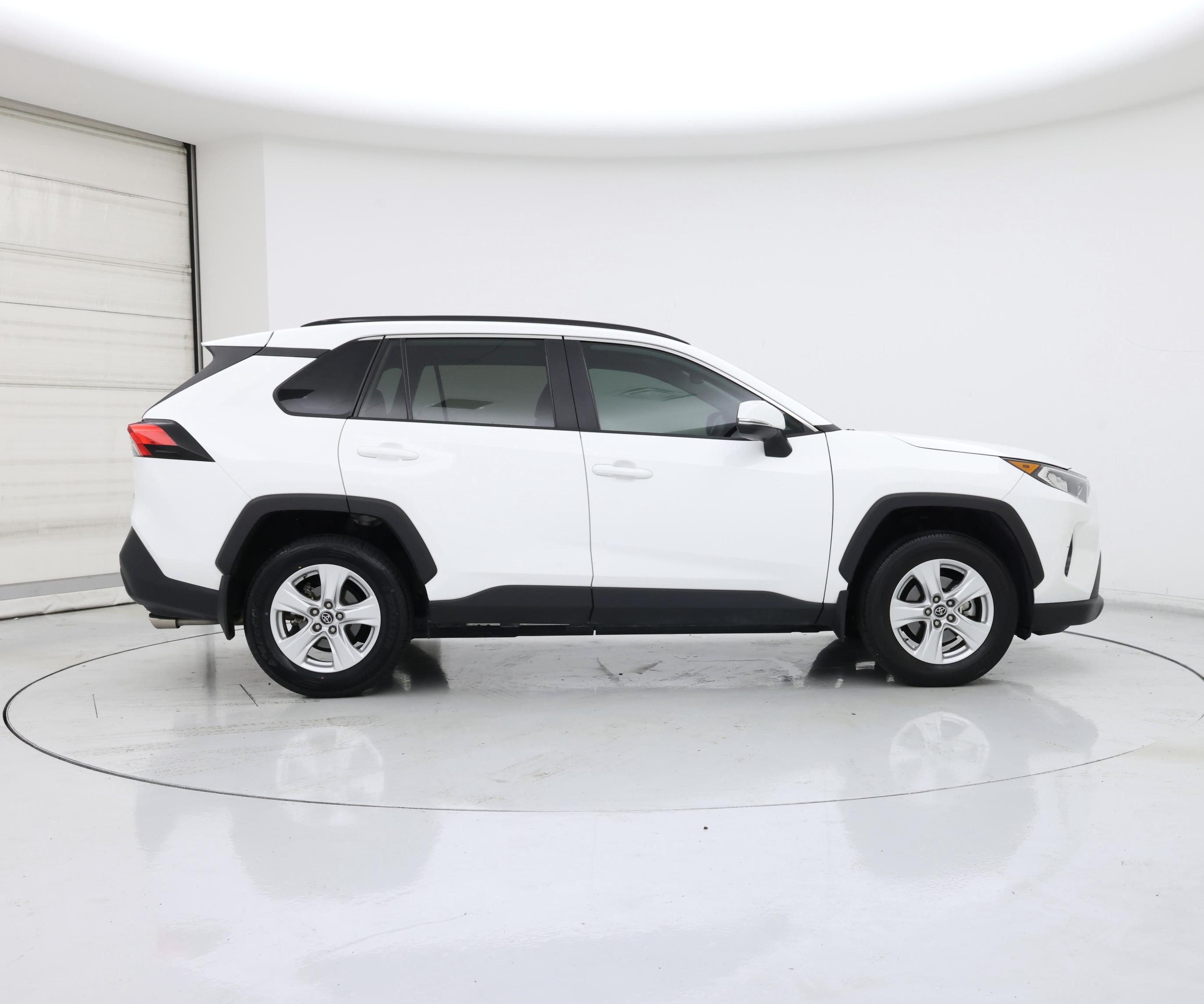 Thumbnail: 2019 Toyota RAV4 - 7