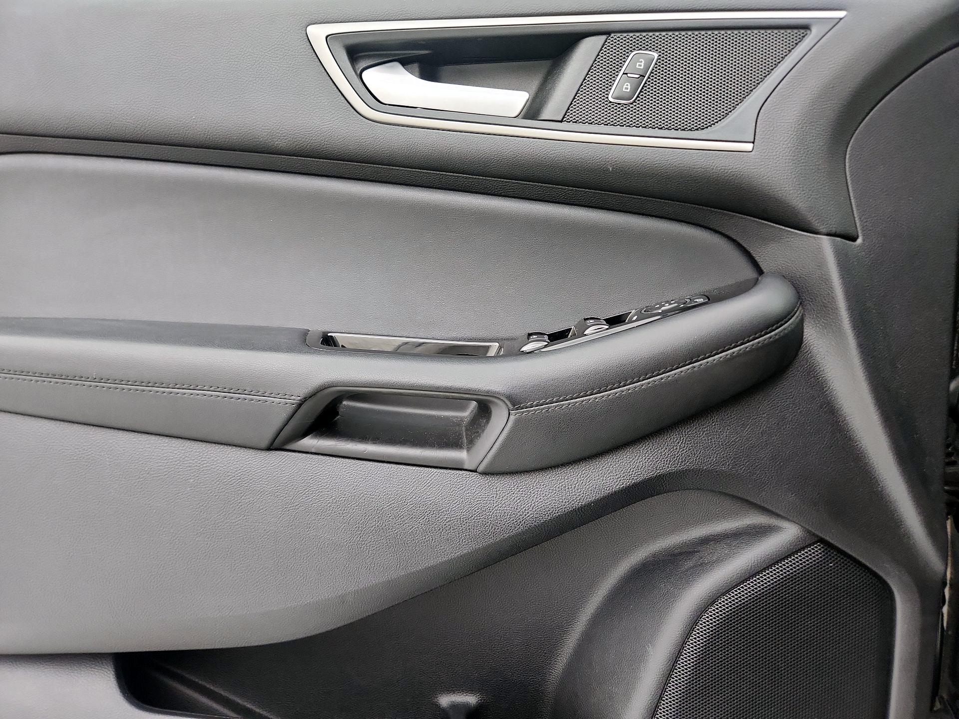 Thumbnail: 2019 Ford Edge - 12