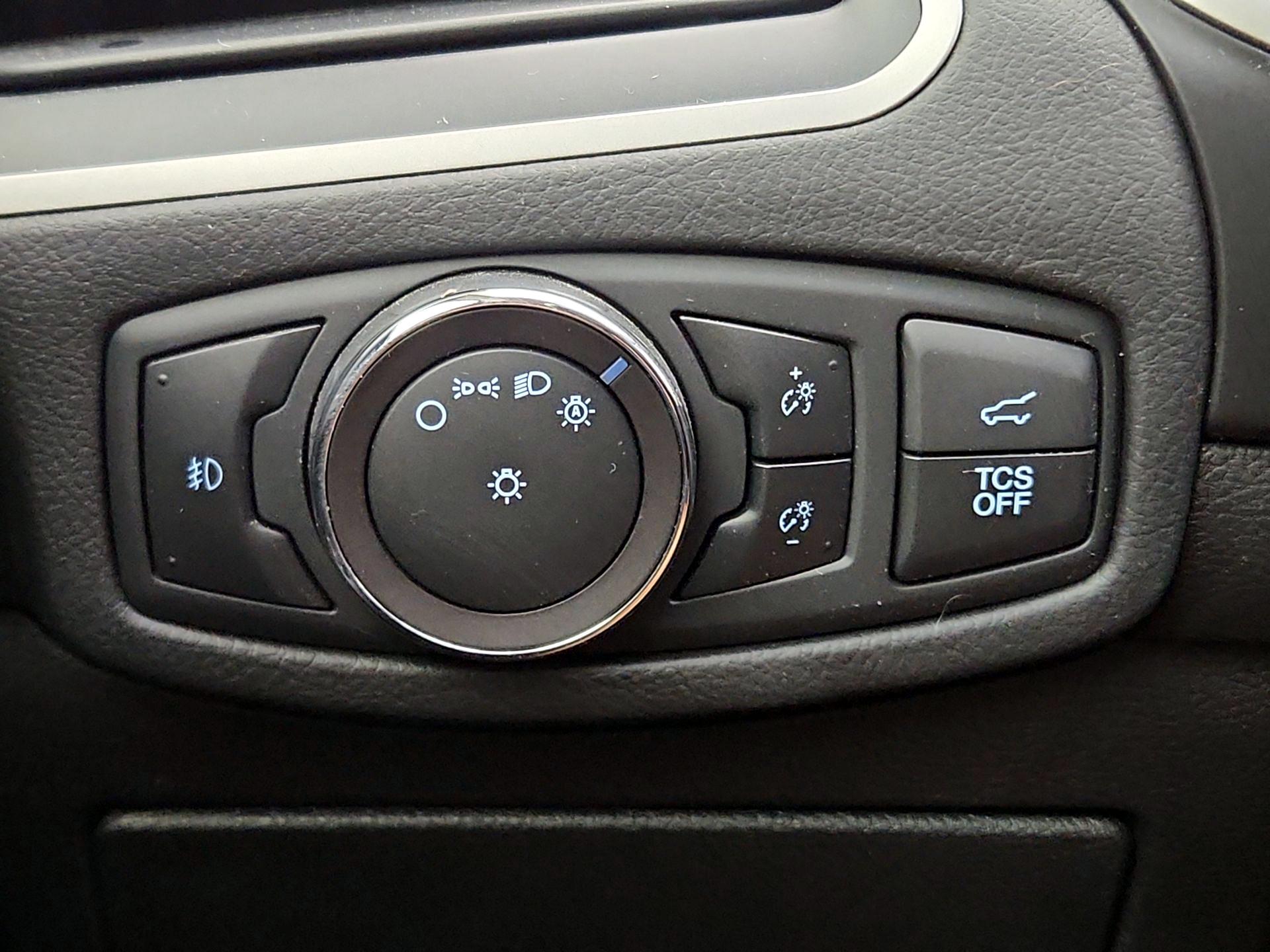 Thumbnail: 2019 Ford Edge - 13