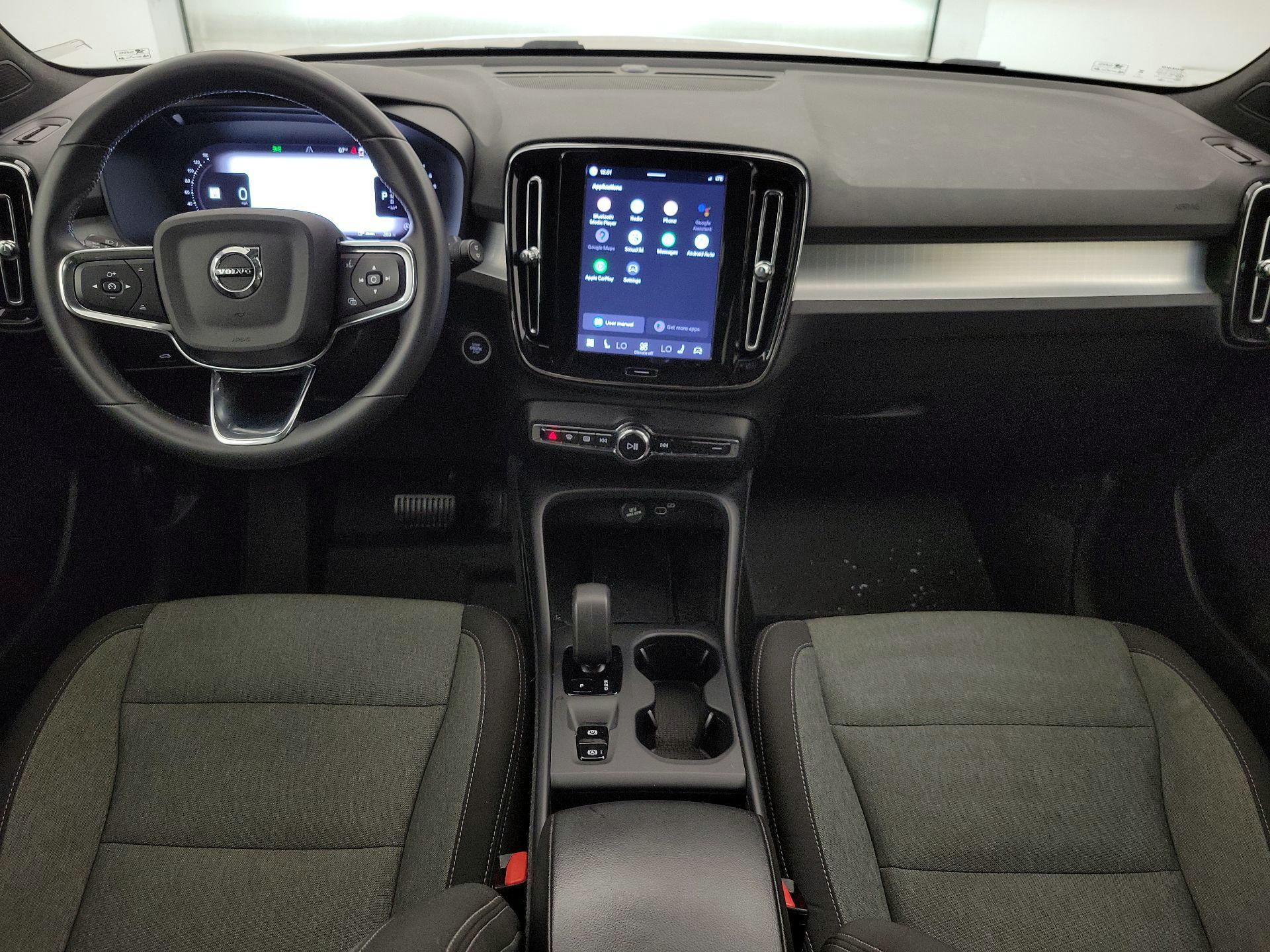 Thumbnail: 2024 Volvo XC40 - 9