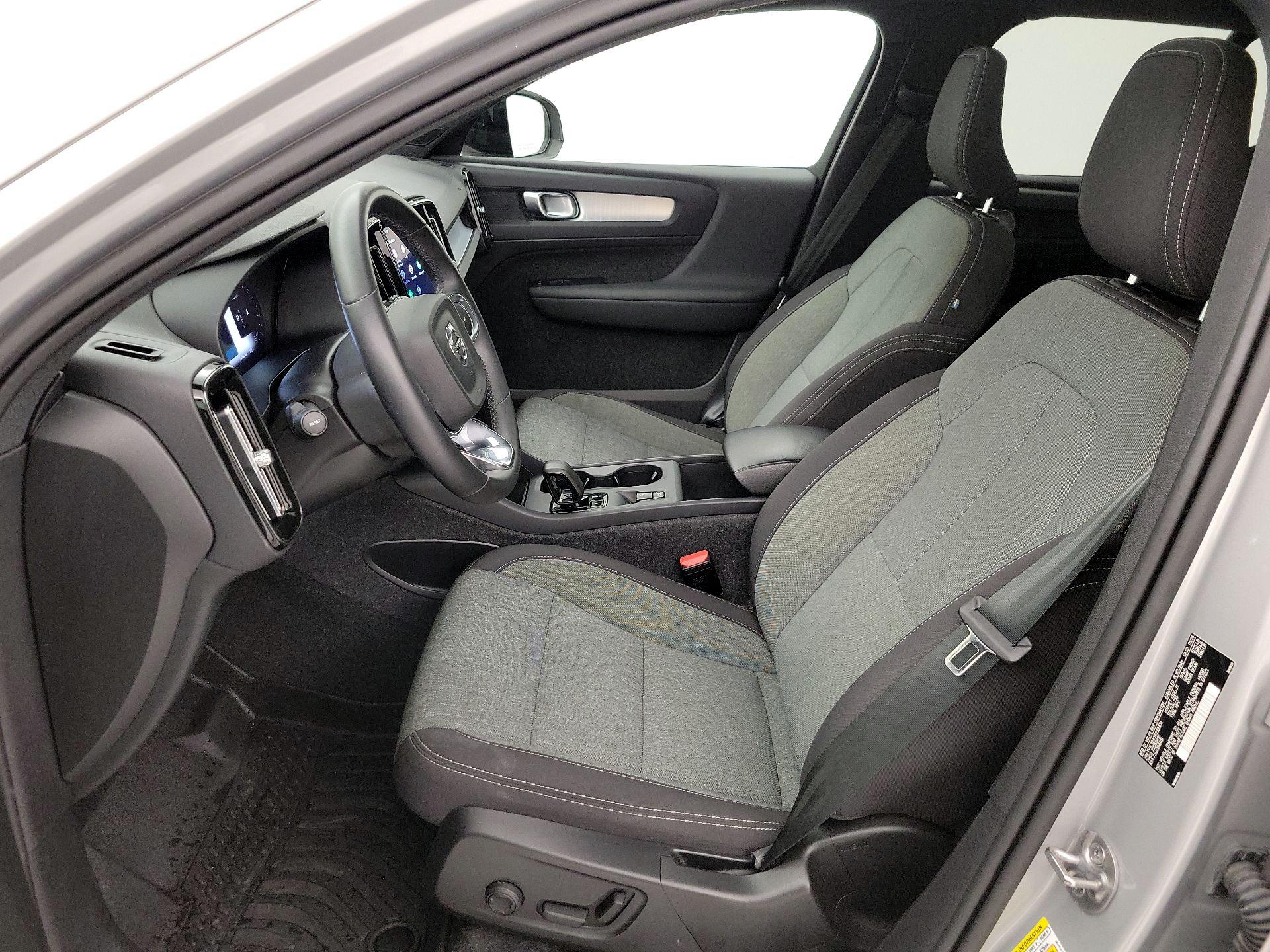 Thumbnail: 2024 Volvo XC40 - 11