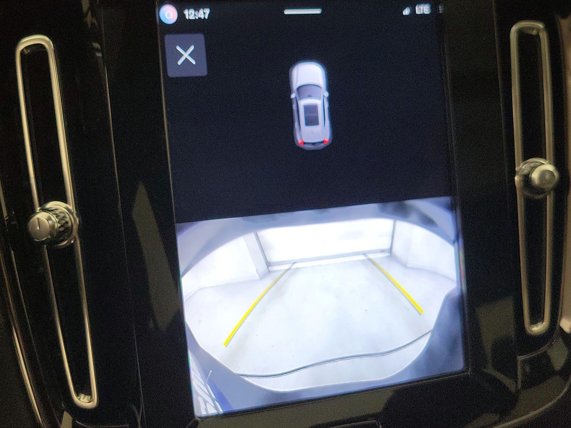 Thumbnail: 2024 Volvo XC40 - 14