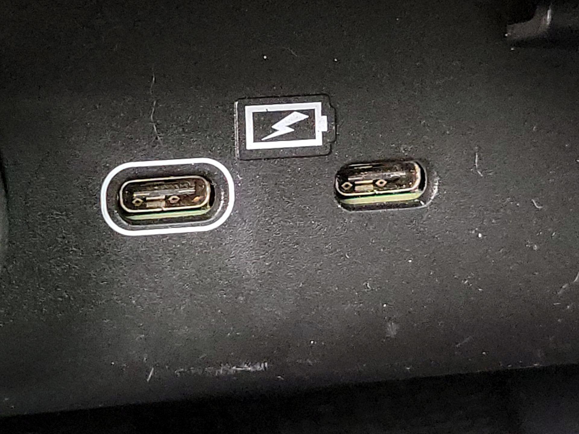 Thumbnail: 2024 Volvo XC40 - 18