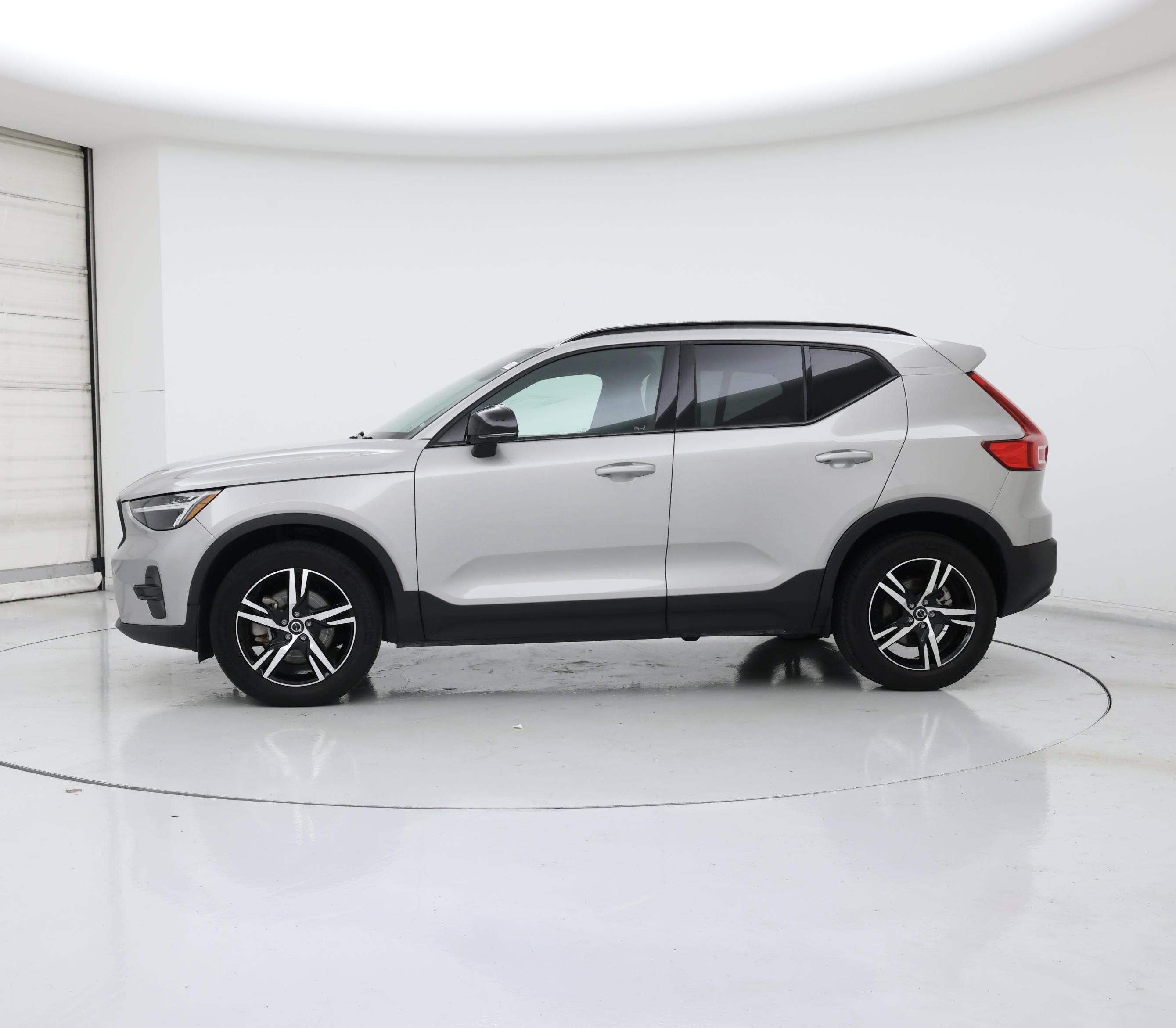 Thumbnail: 2024 Volvo XC40 - 3