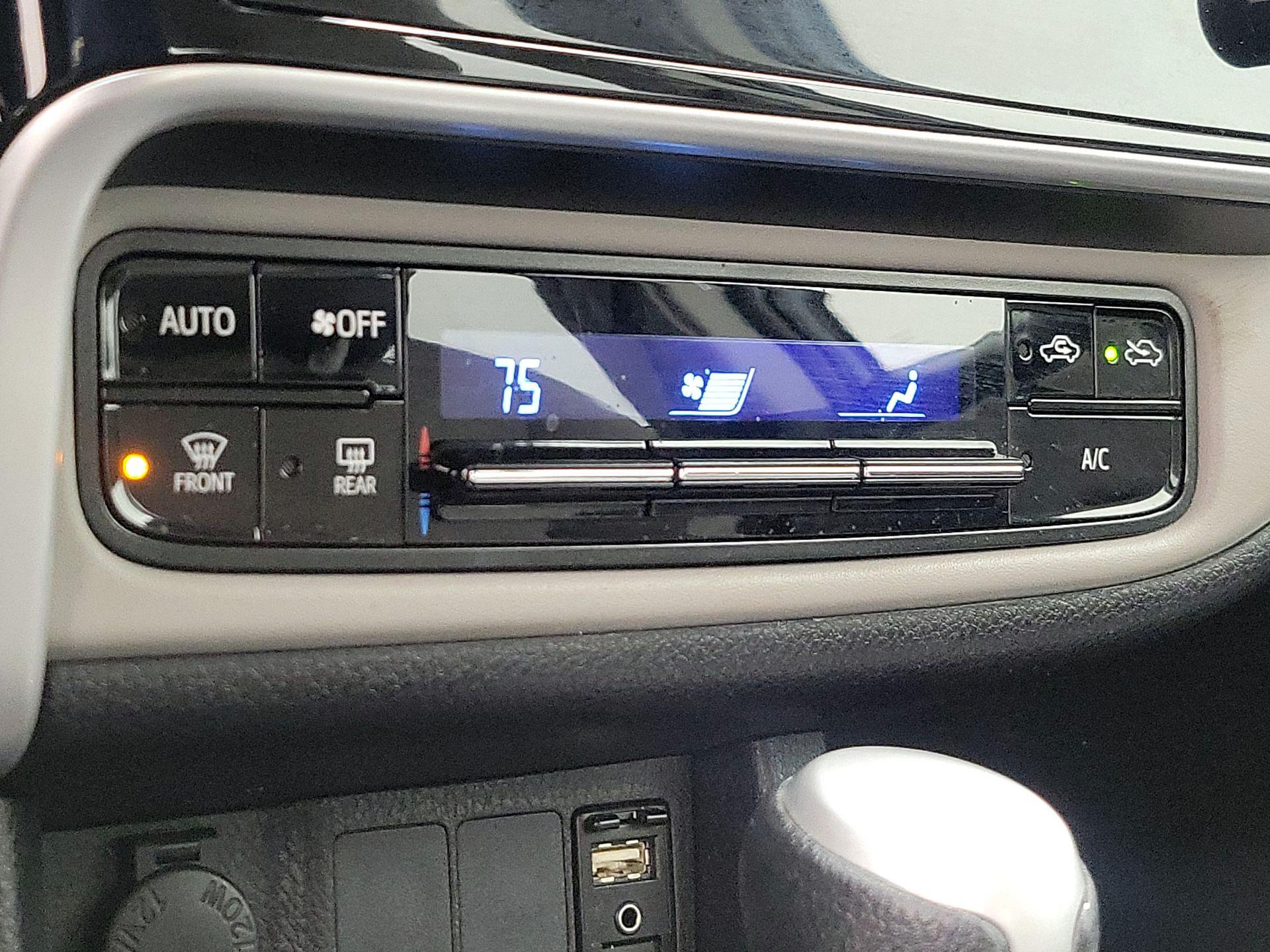 Thumbnail: 2019 Toyota Corolla - 16