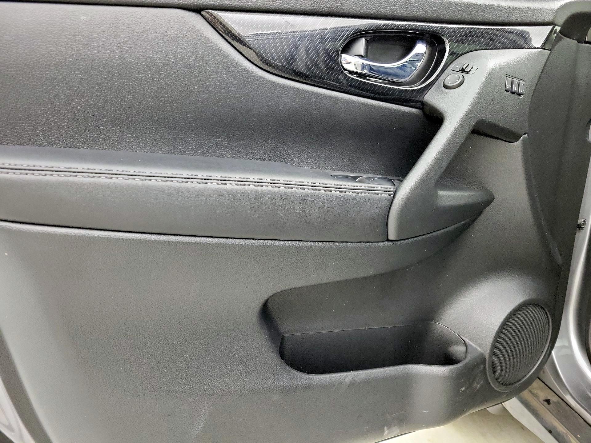 Thumbnail: 2018 Nissan Rogue - 12