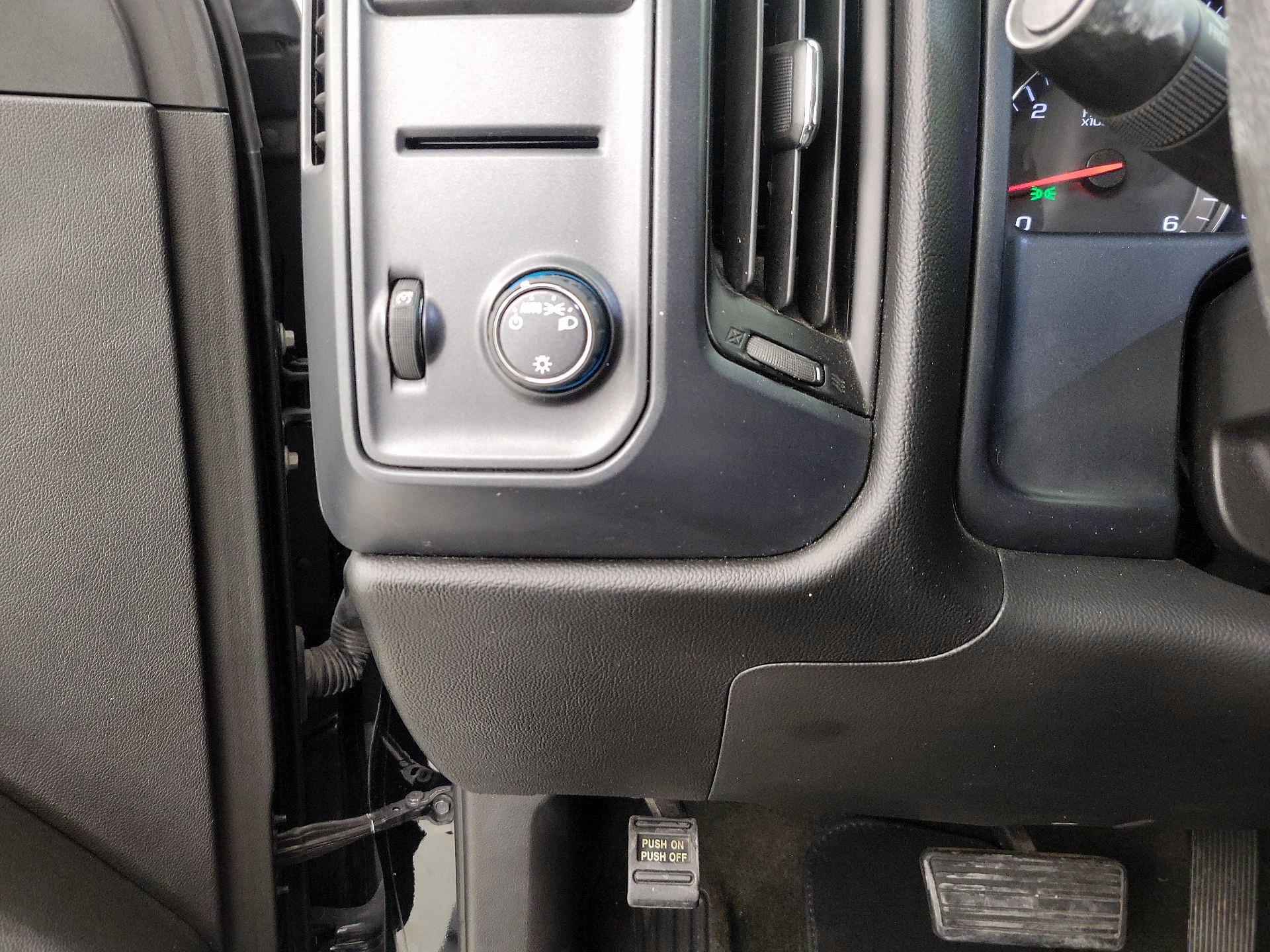 Thumbnail: 2018 Chevrolet Silverado 1500 - 13