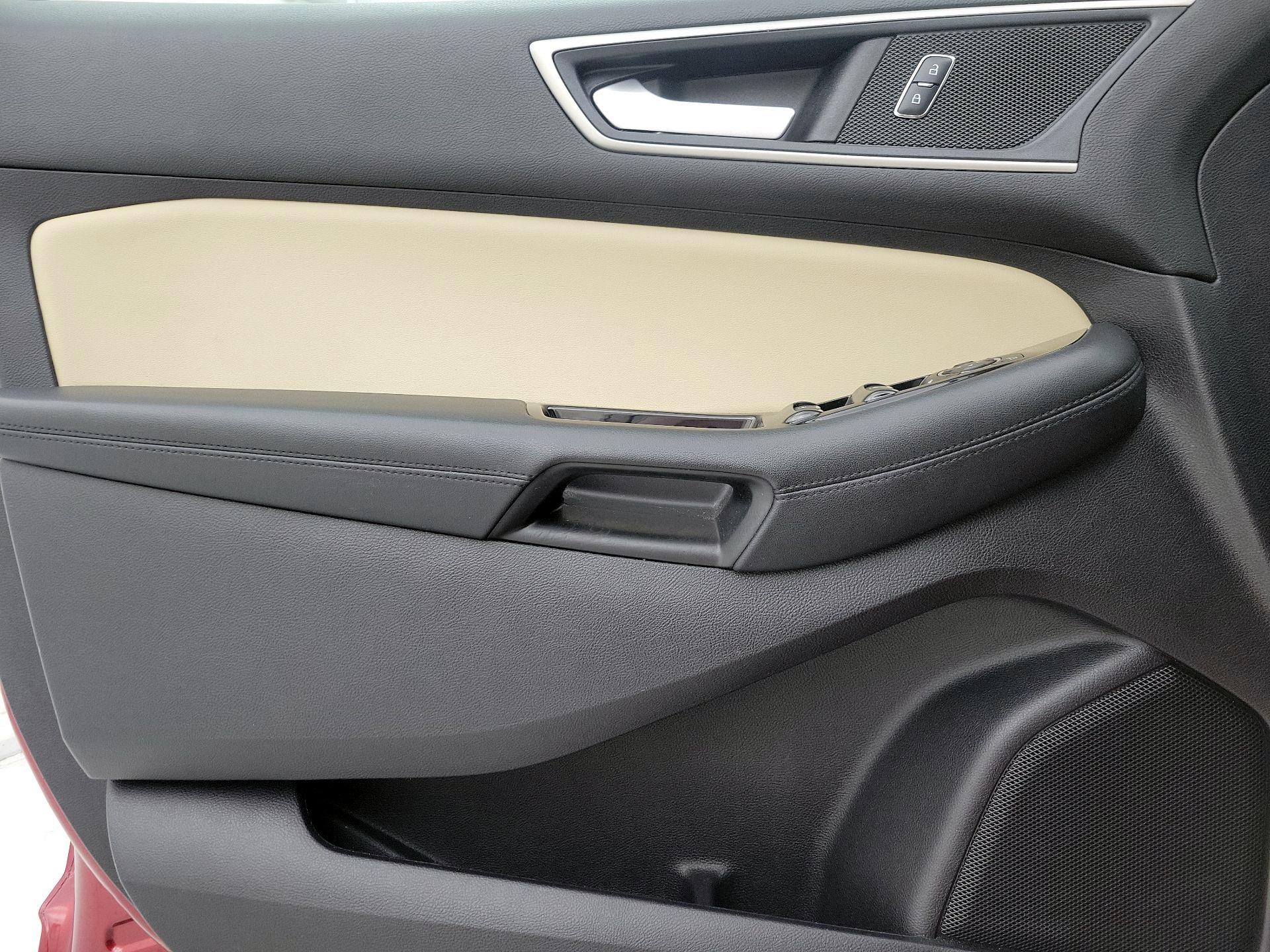 Thumbnail: 2019 Ford Edge - 12