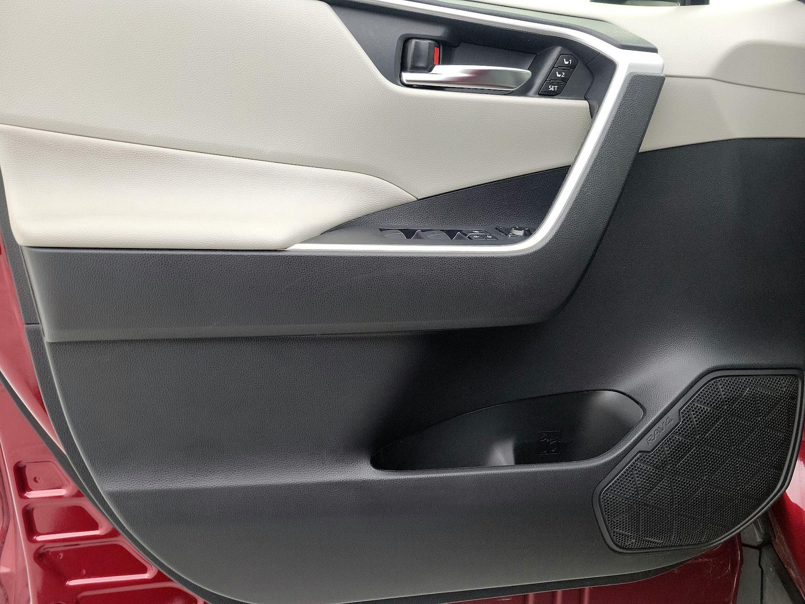 2021 Toyota RAV4 XLE Premium - Photo 13