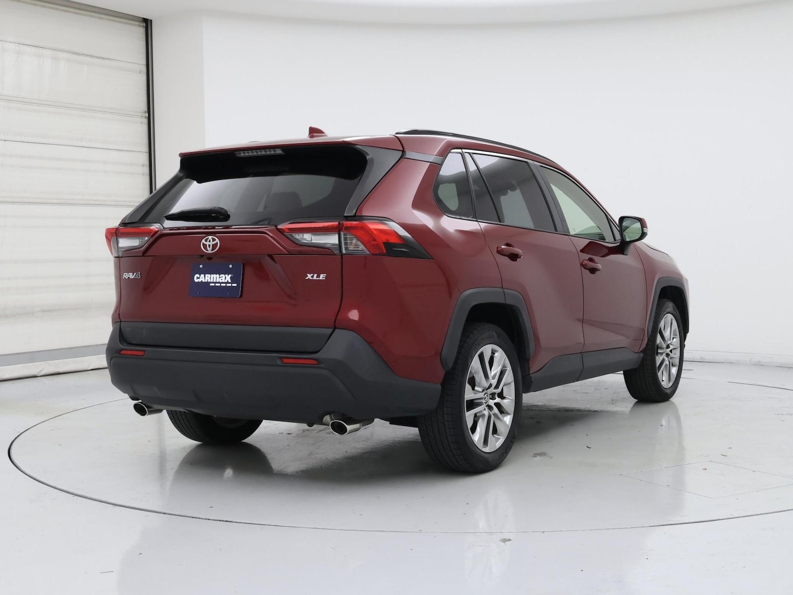 2021 Toyota RAV4 XLE Premium - Photo 9