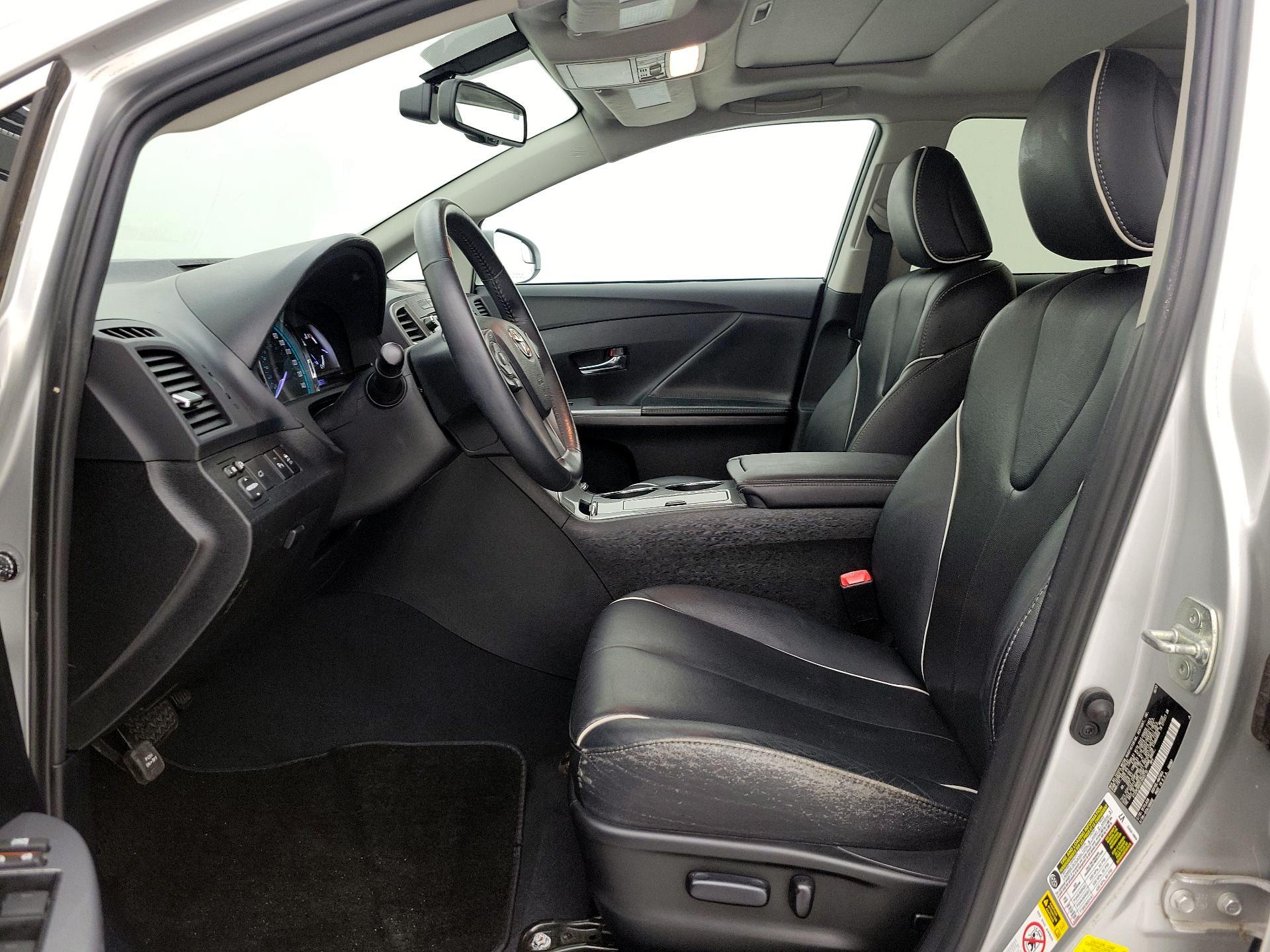 Thumbnail: 2014 Toyota Venza - 11