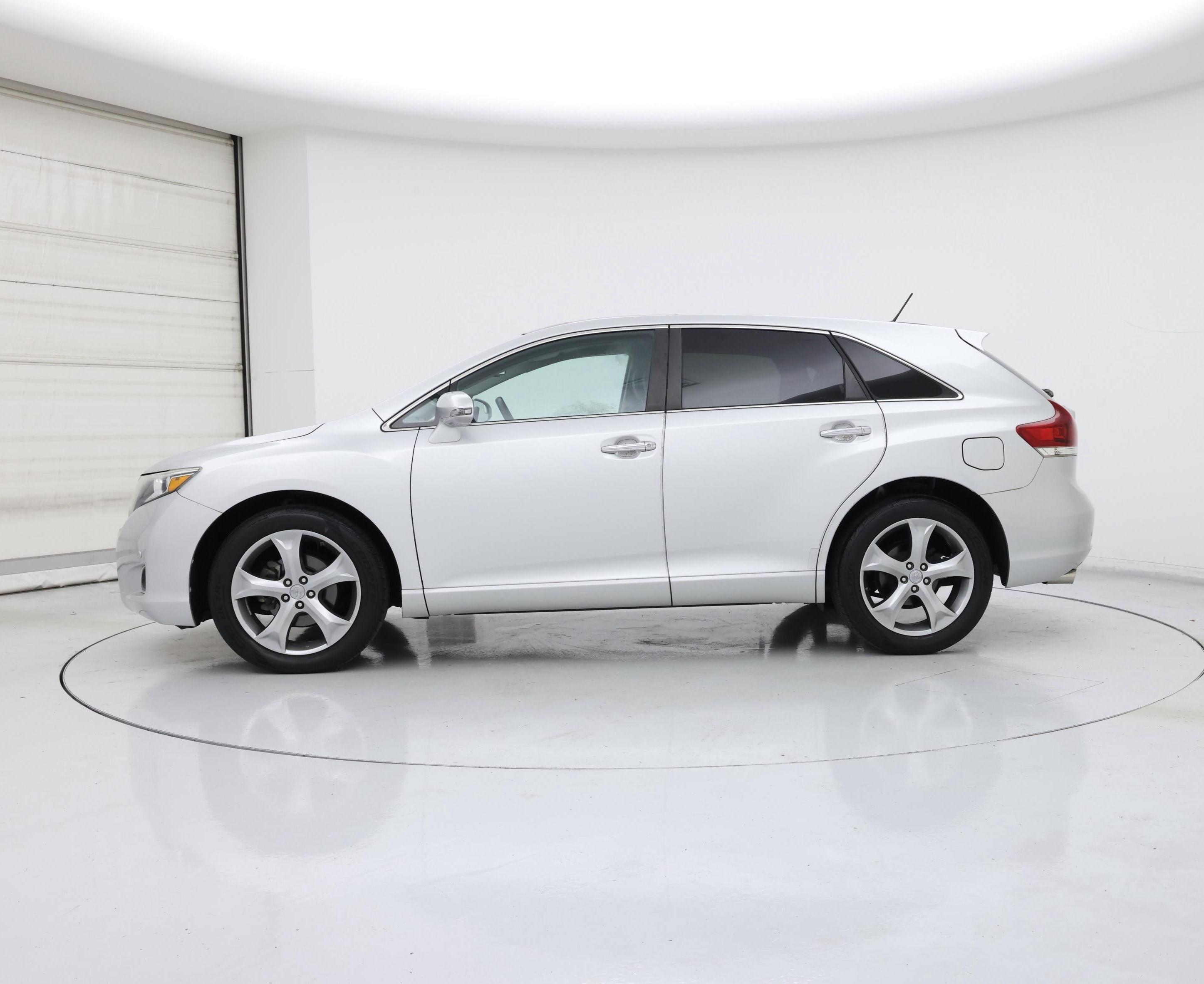 Thumbnail: 2014 Toyota Venza - 3
