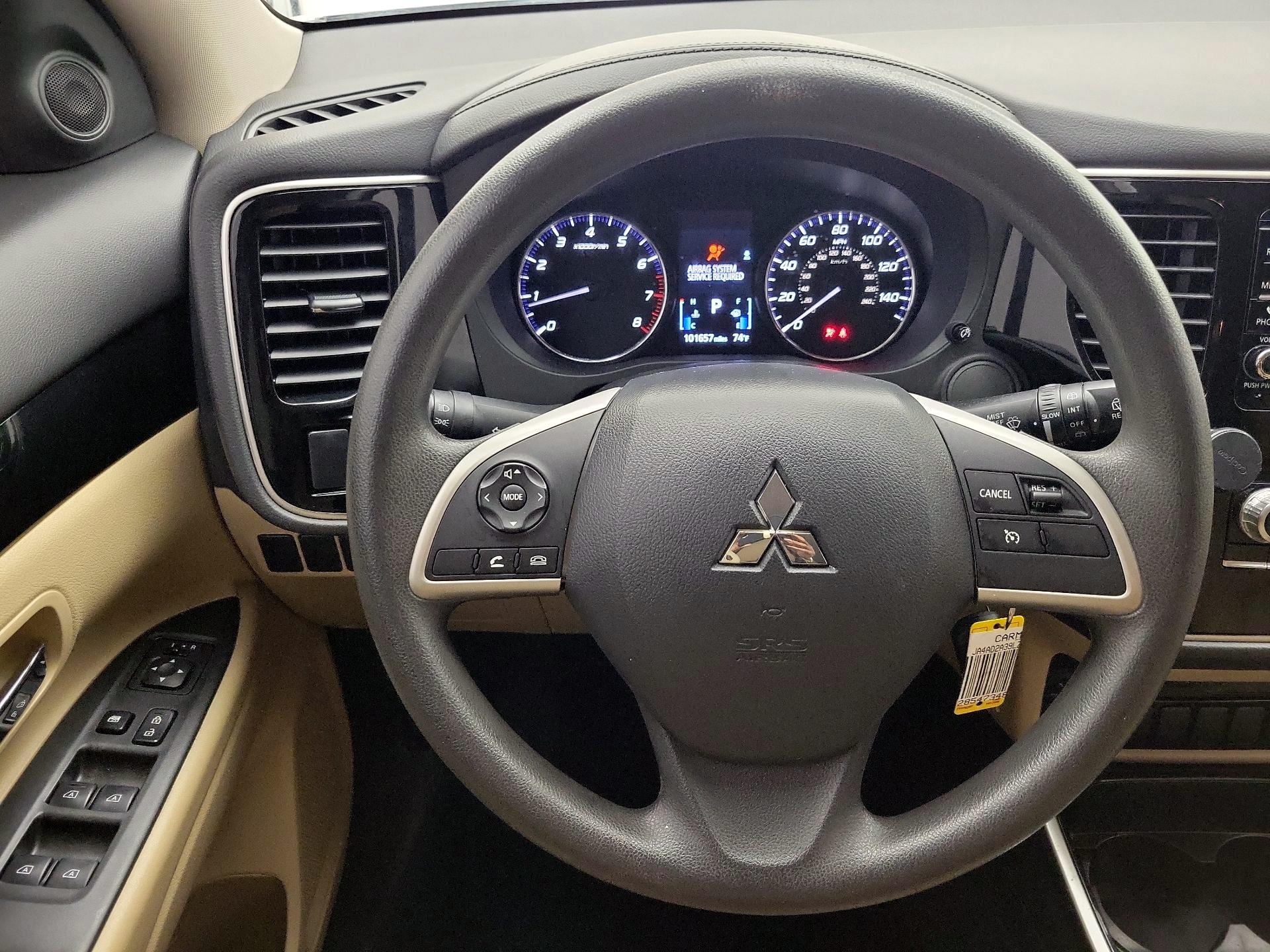 Thumbnail: 2020 Mitsubishi Outlander - 10
