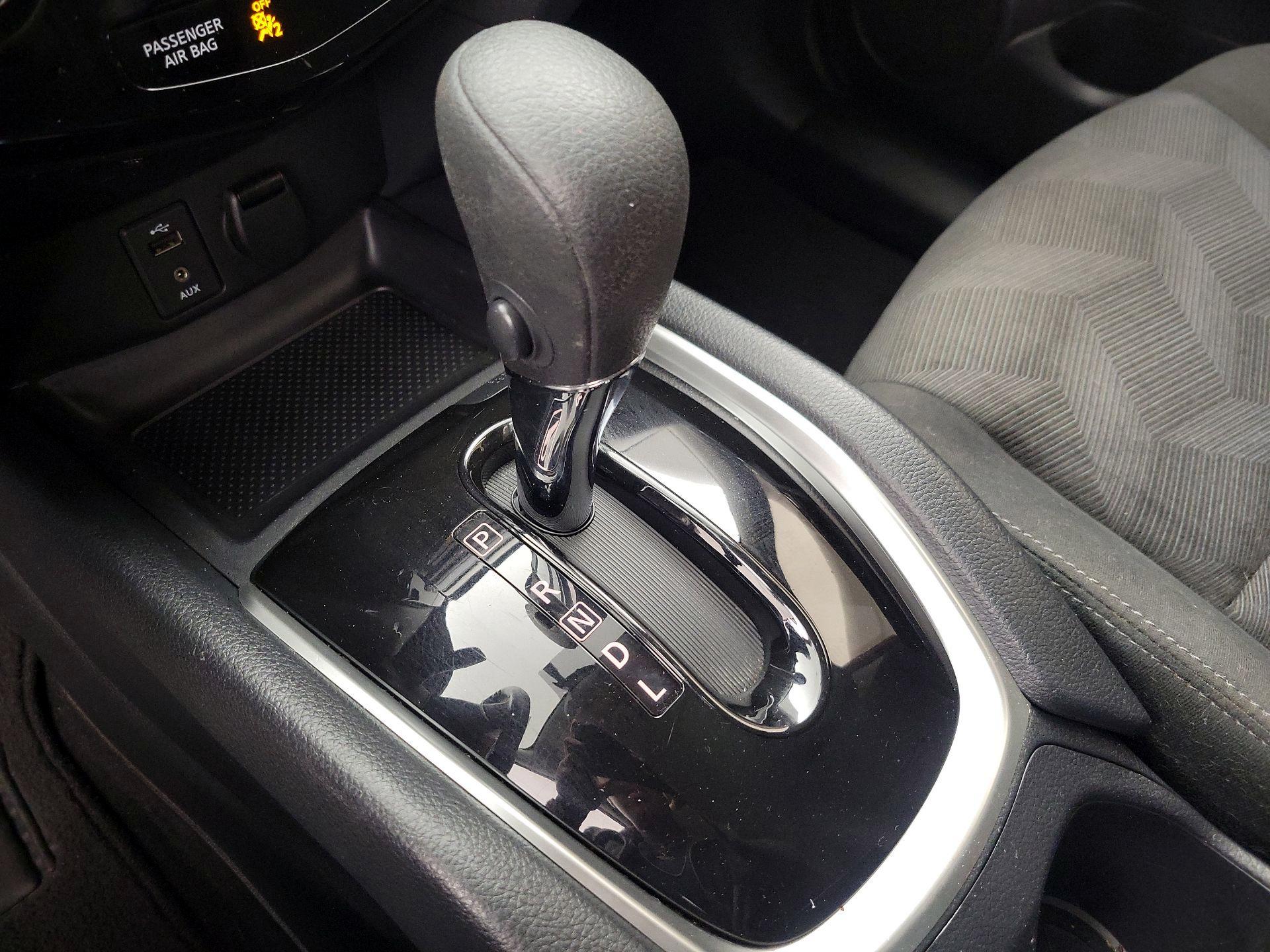 Thumbnail: 2016 Nissan Rogue - 17