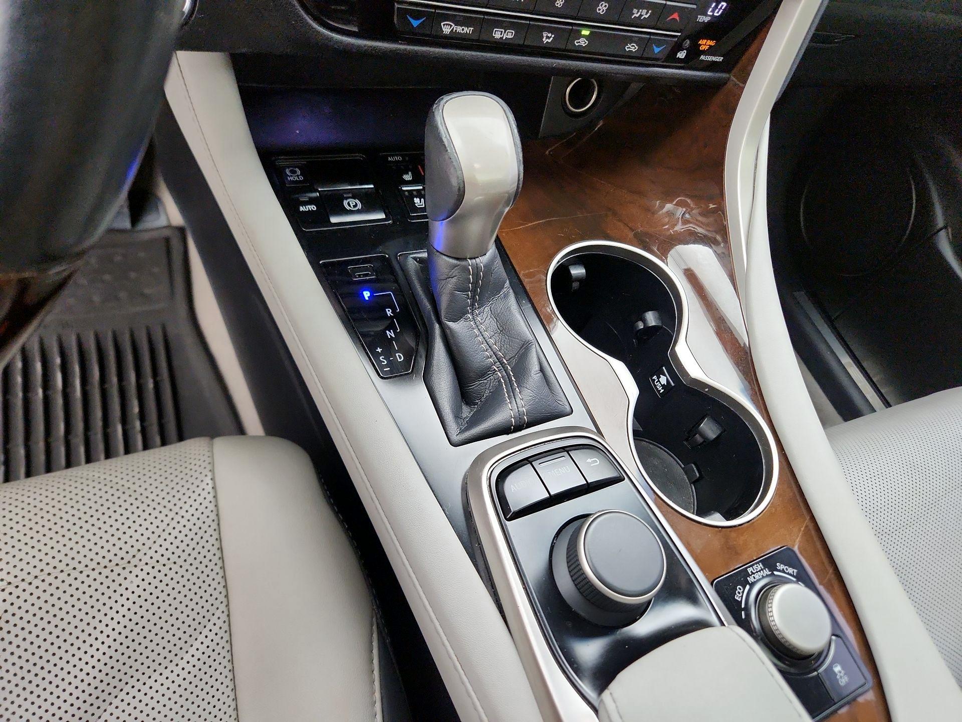 Thumbnail: 2017 Lexus RX - 17