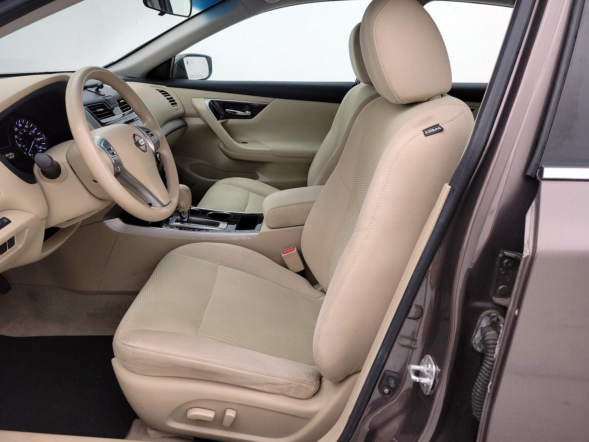Thumbnail: 2014 Nissan Altima - 11