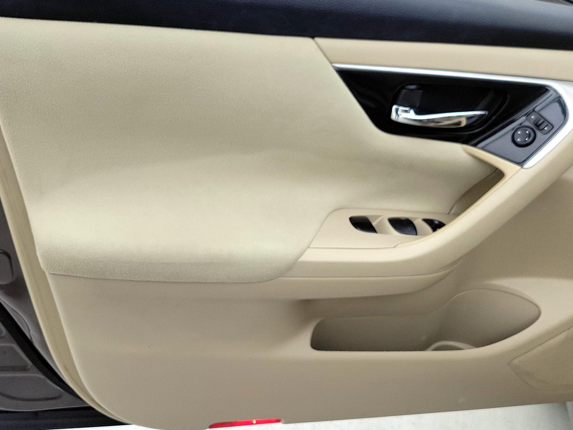 Thumbnail: 2014 Nissan Altima - 12