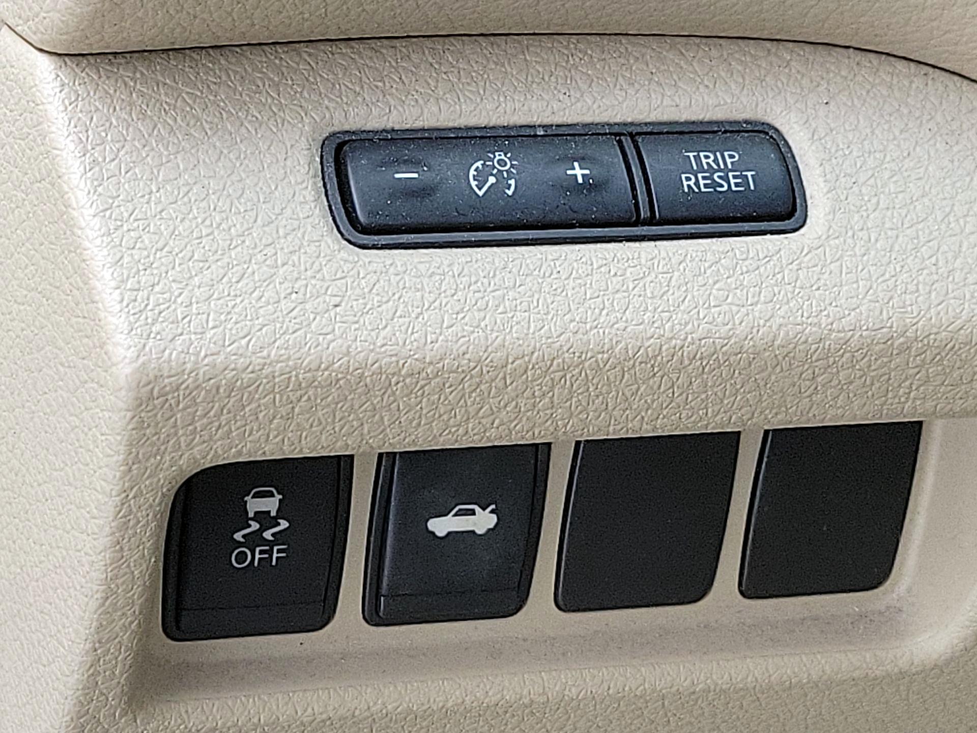 Thumbnail: 2014 Nissan Altima - 13