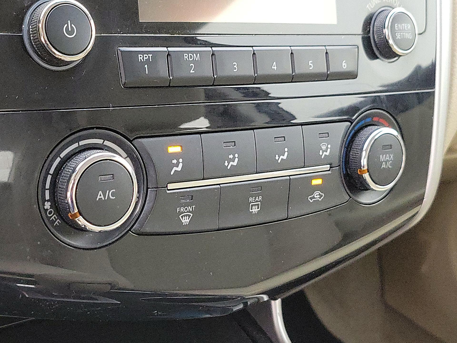 Thumbnail: 2014 Nissan Altima - 16