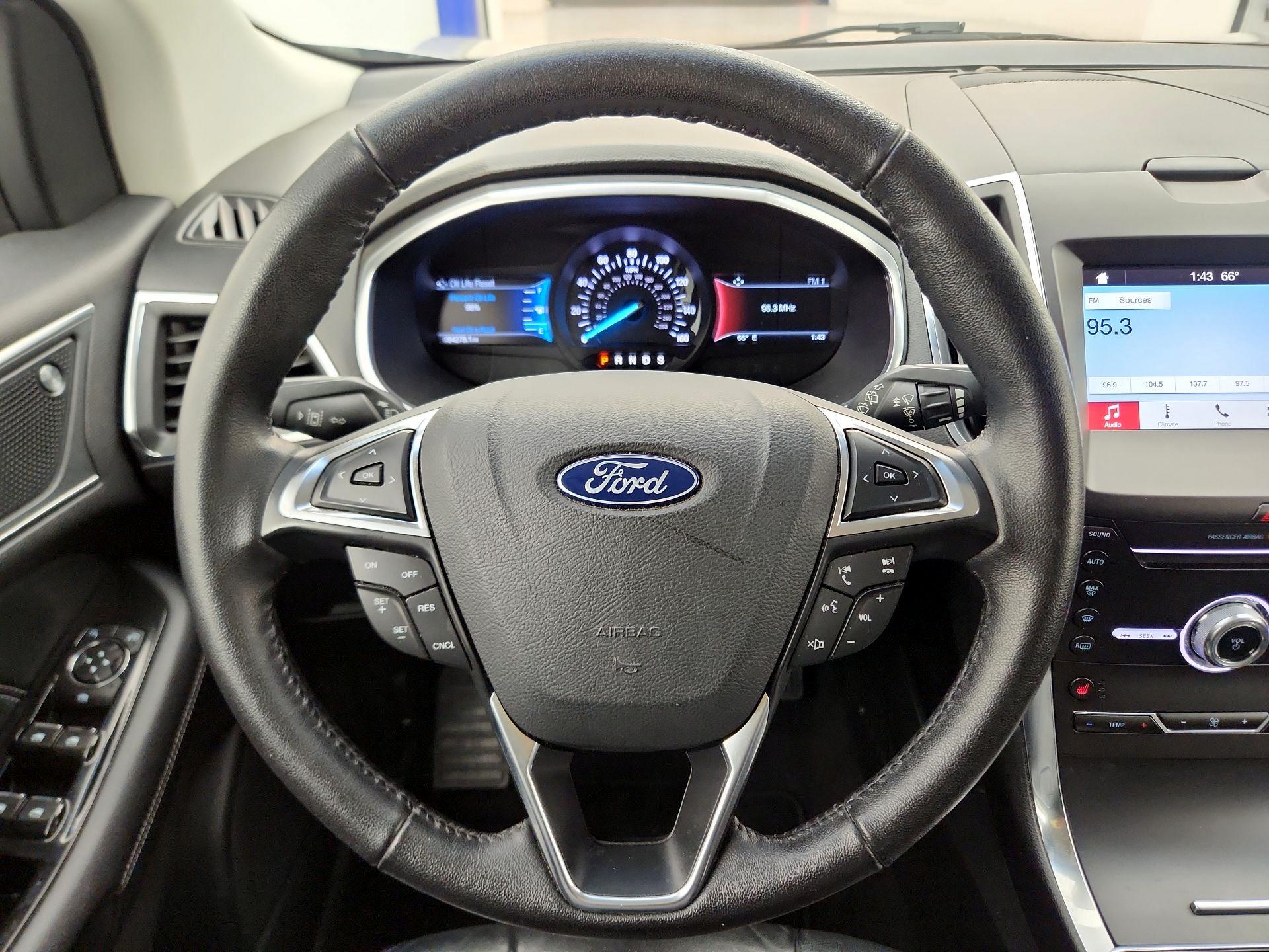 Thumbnail: 2019 Ford Edge - 10