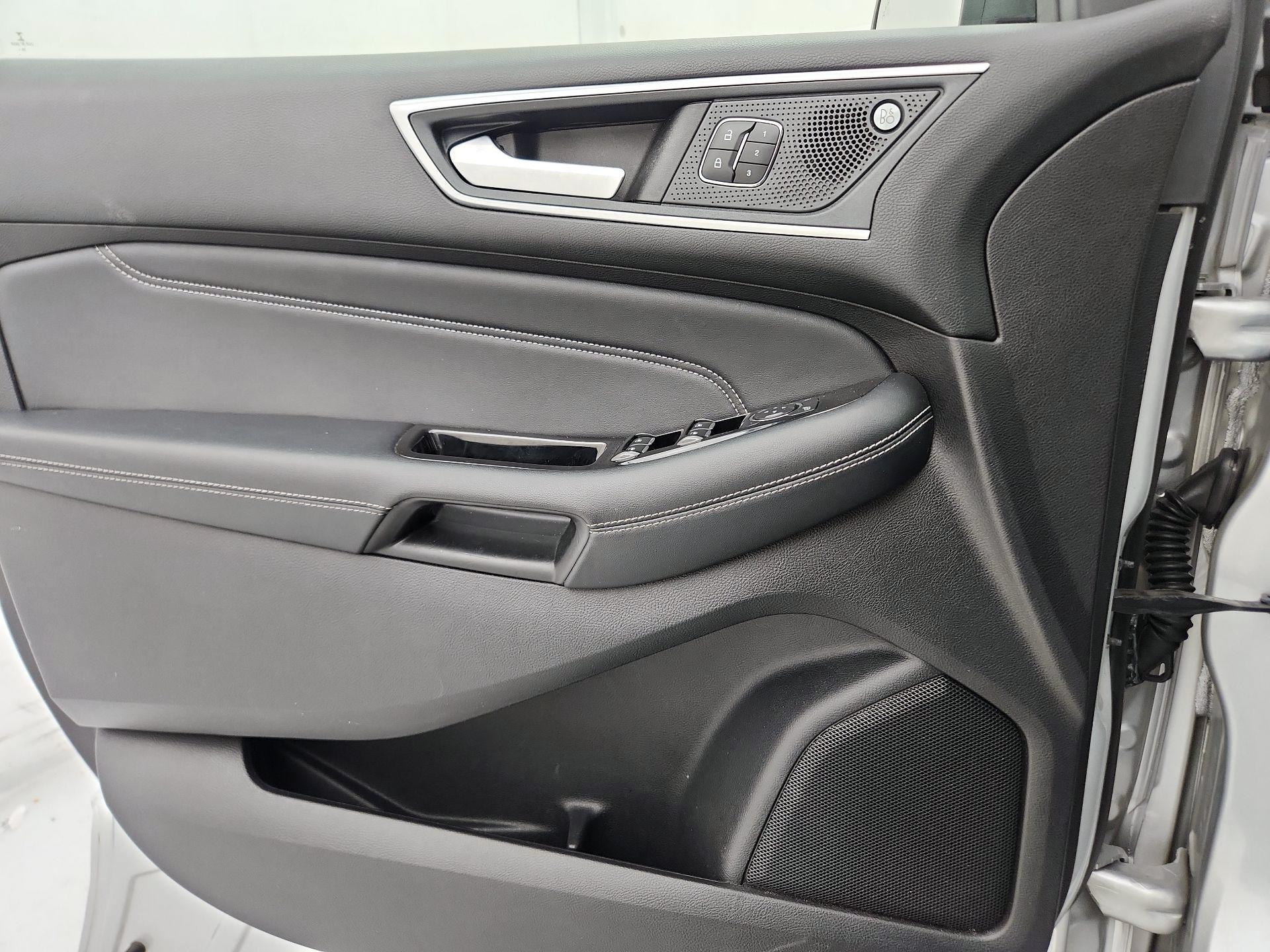 Thumbnail: 2019 Ford Edge - 12