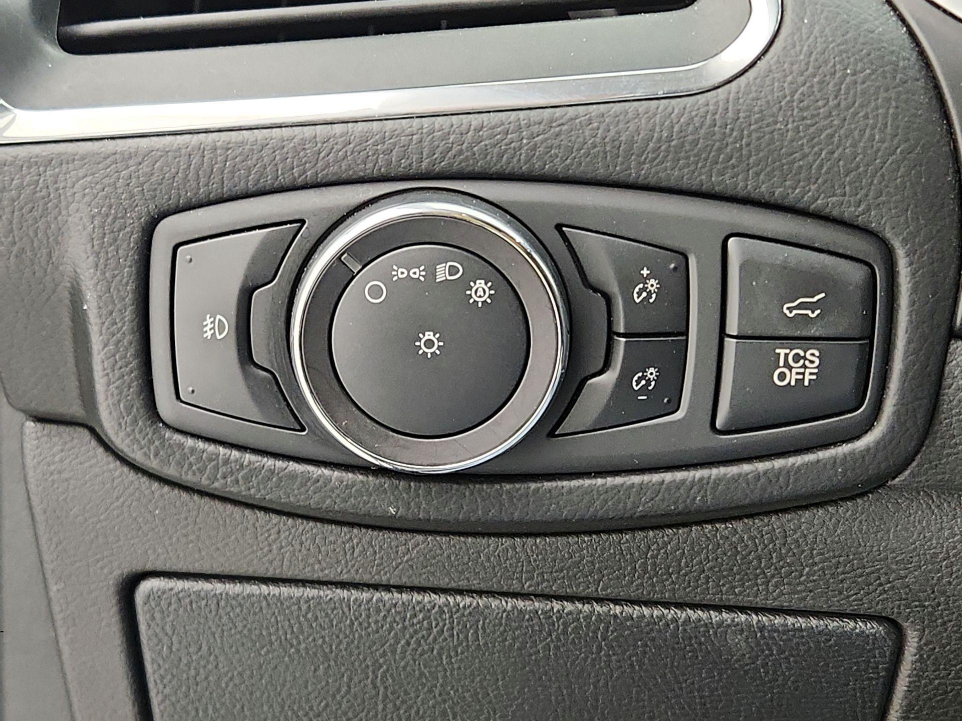 Thumbnail: 2019 Ford Edge - 13